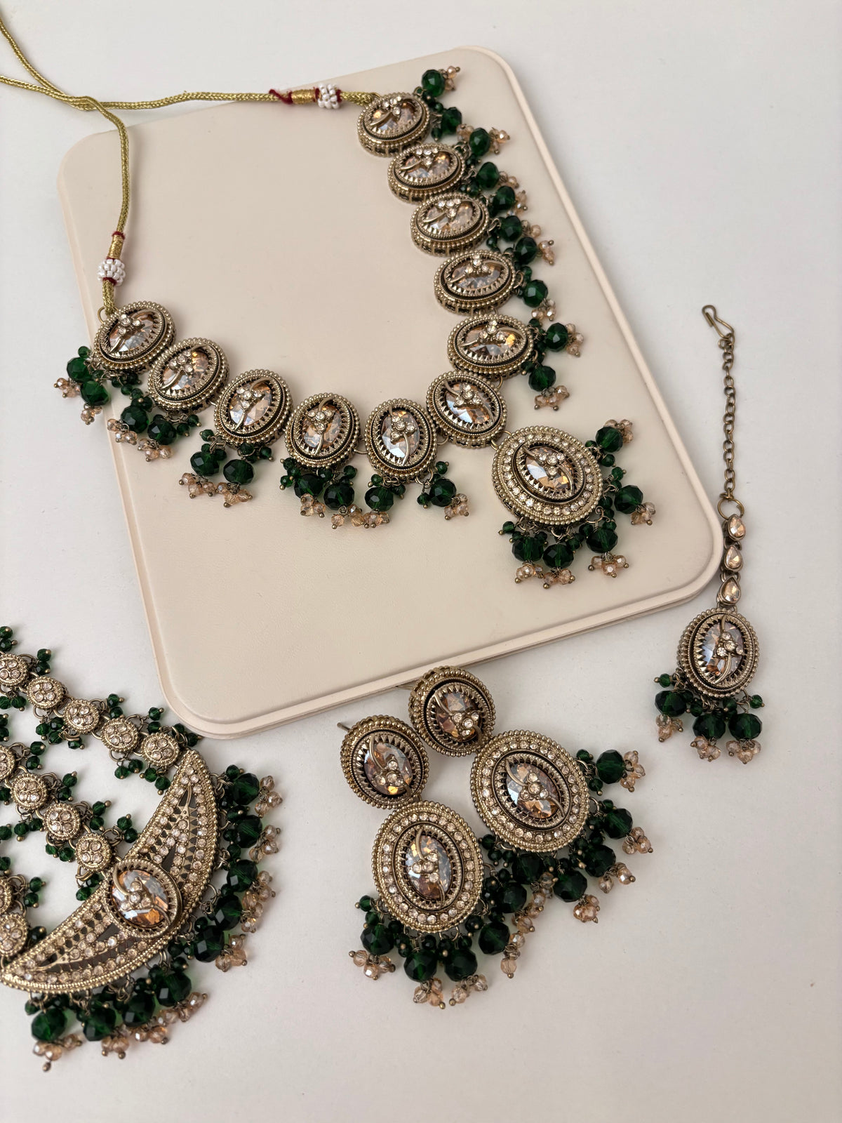 Sanchi Necklace With Mang Tikka Earrings & Side Passa (Green)