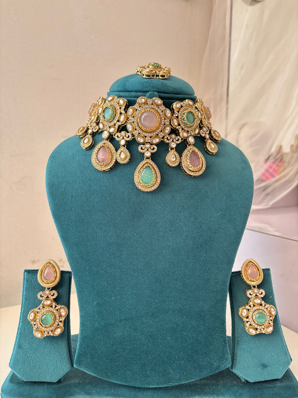 Princess Jasmine Turkish Necklace With Mang Tikka & Earrings (Pink & Mint)