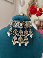 Zoya Layer Necklace With Mang Tikka & Jhumkas