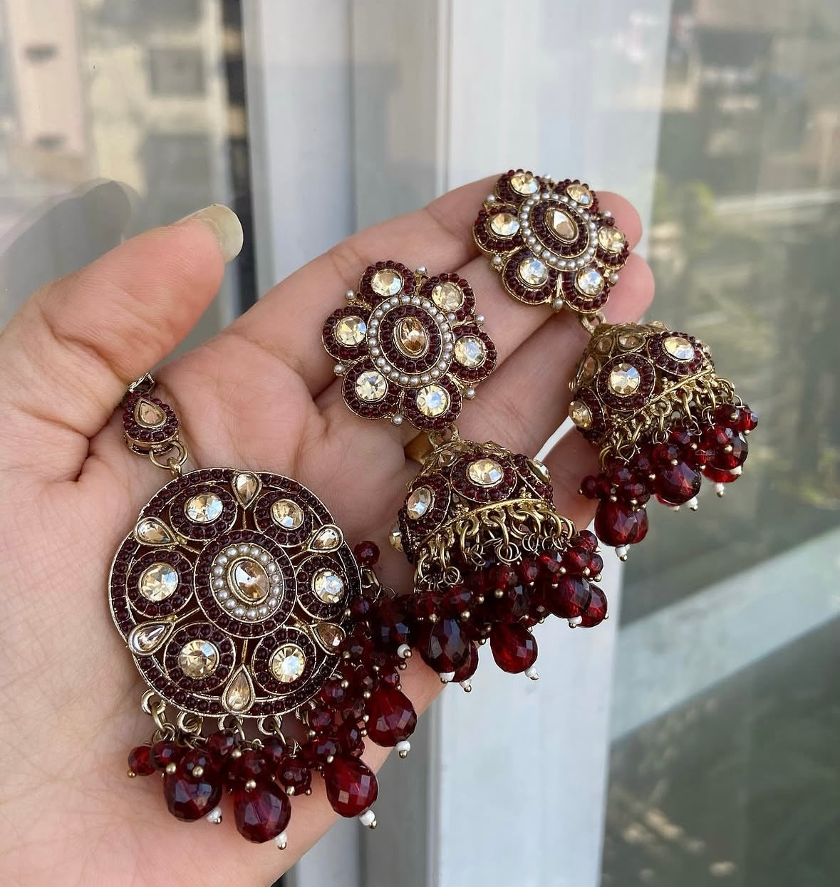 Rosy Jadau Mang Tikka With Jhumkas (Maroon)