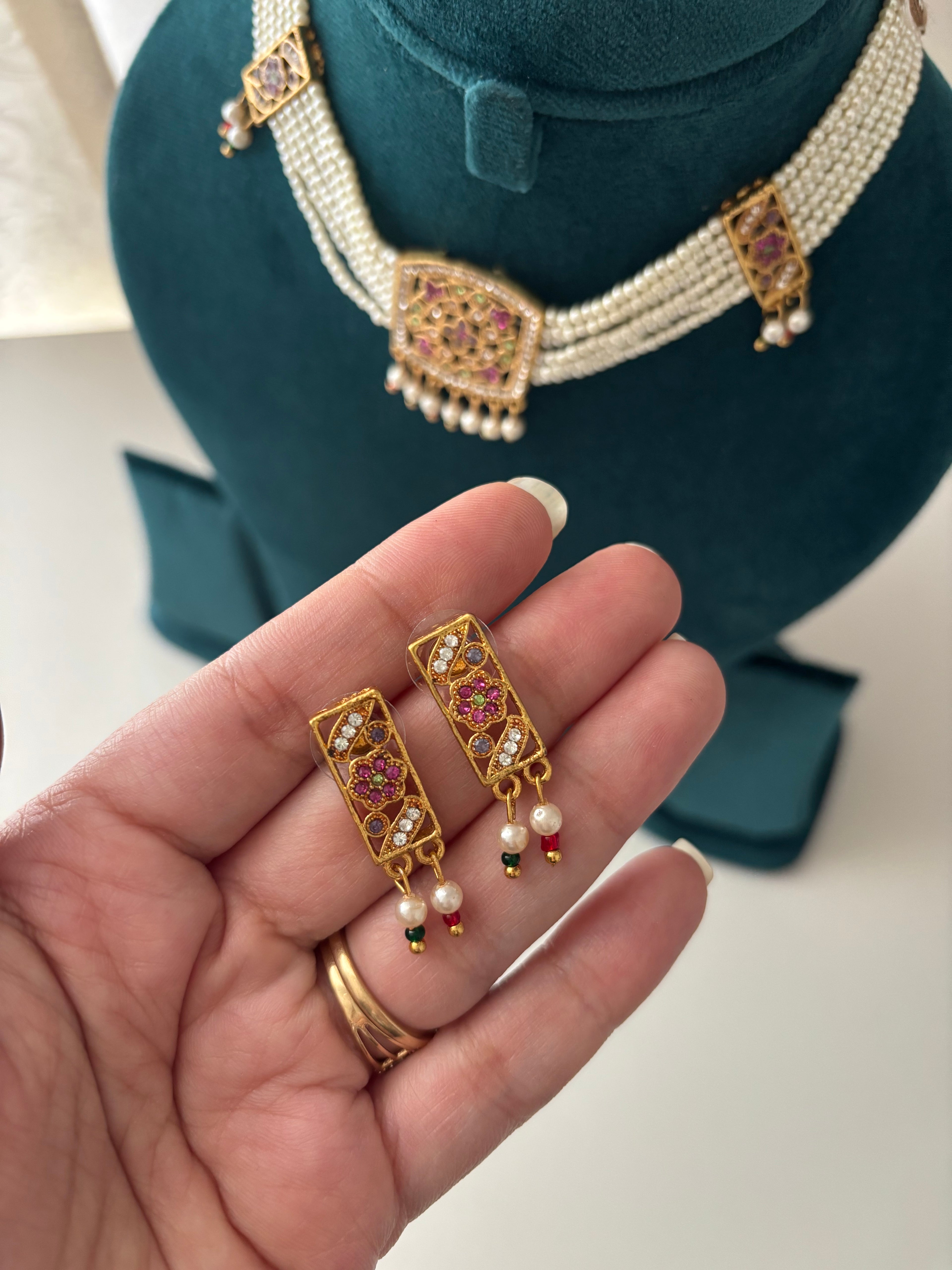 Classic Jadau Choker With Earrings