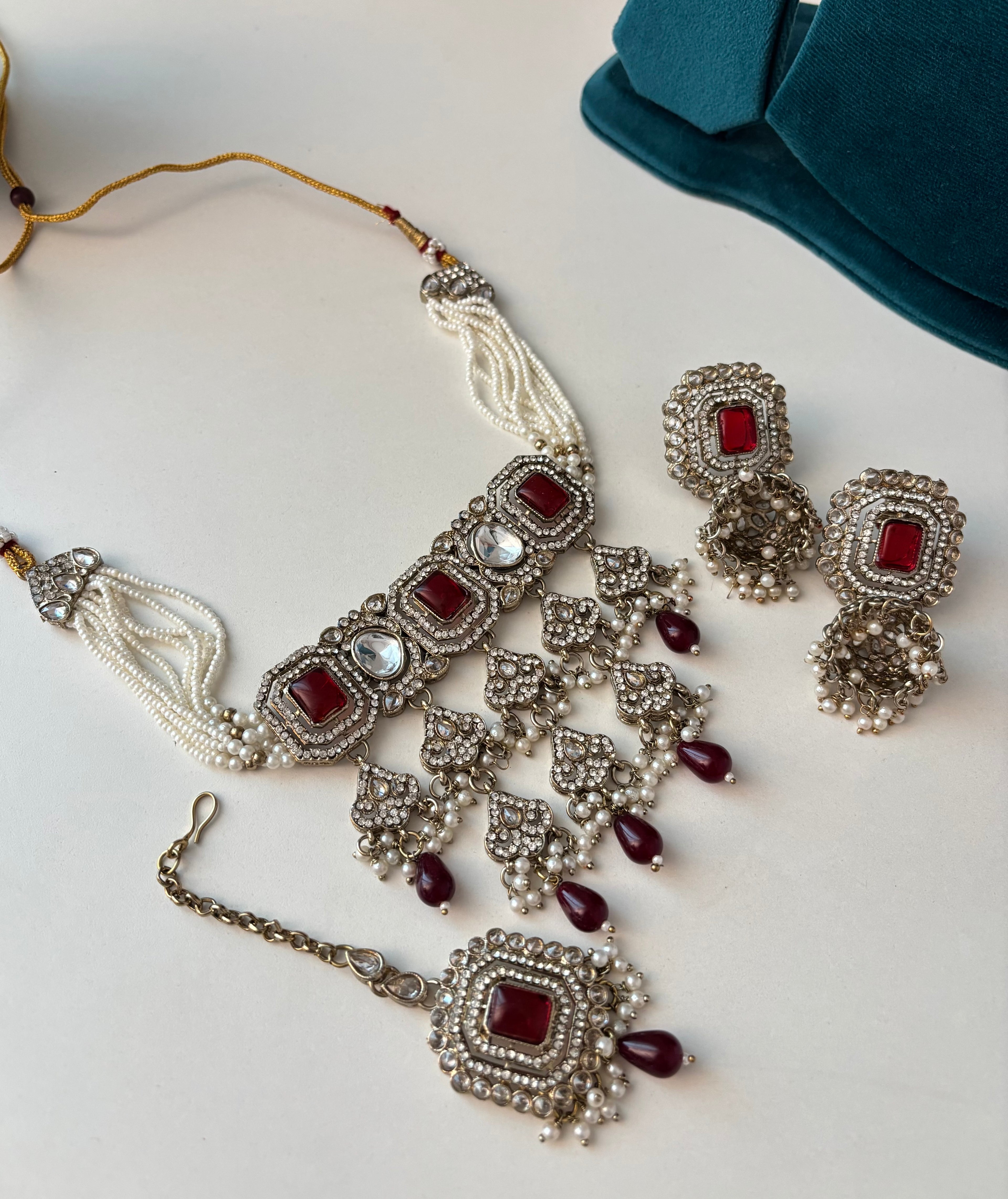 Zoya Layer Necklace With Mang Tikka & Jhumkas (Maroon)