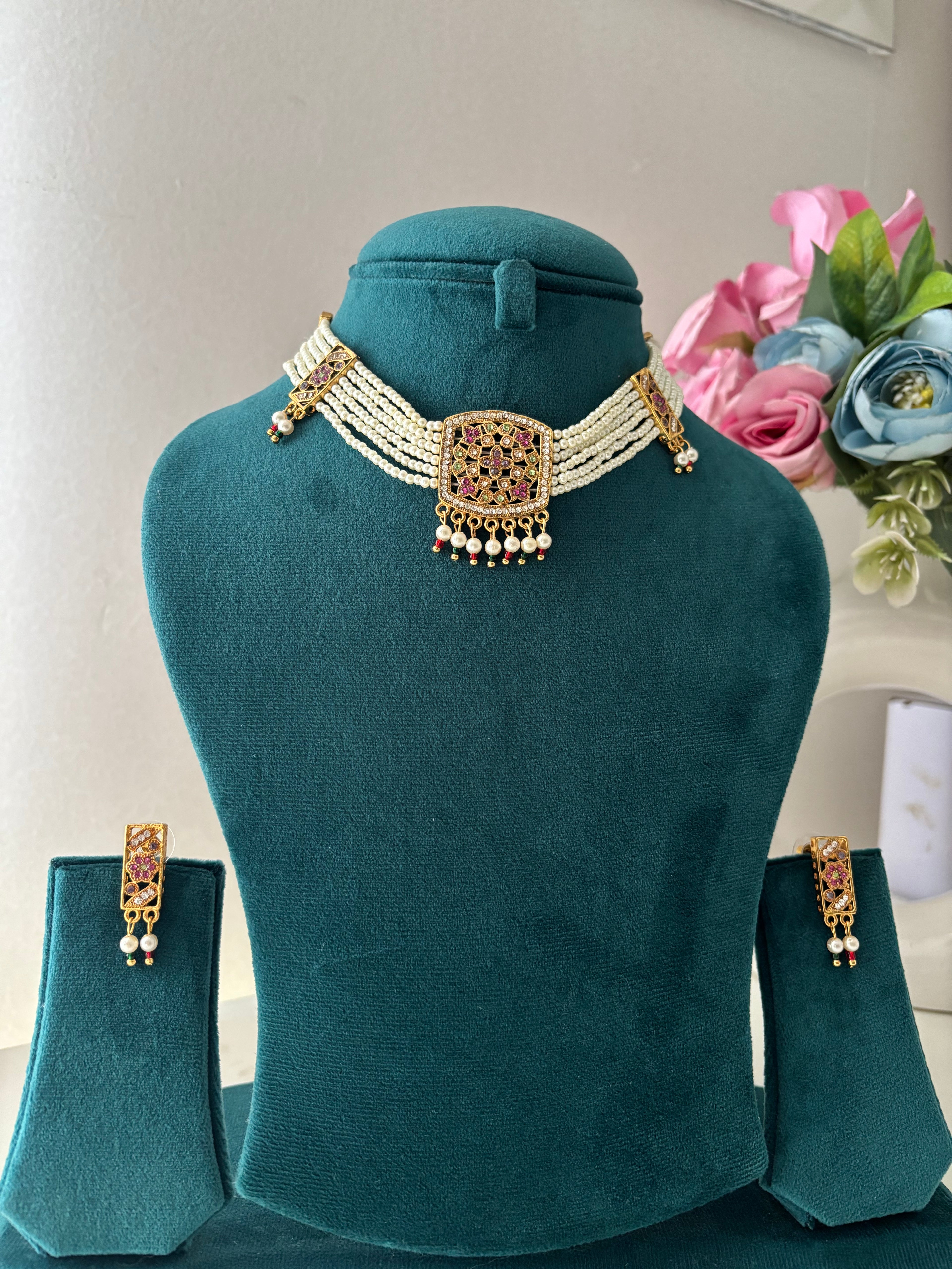 Classic Jadau Choker With Earrings