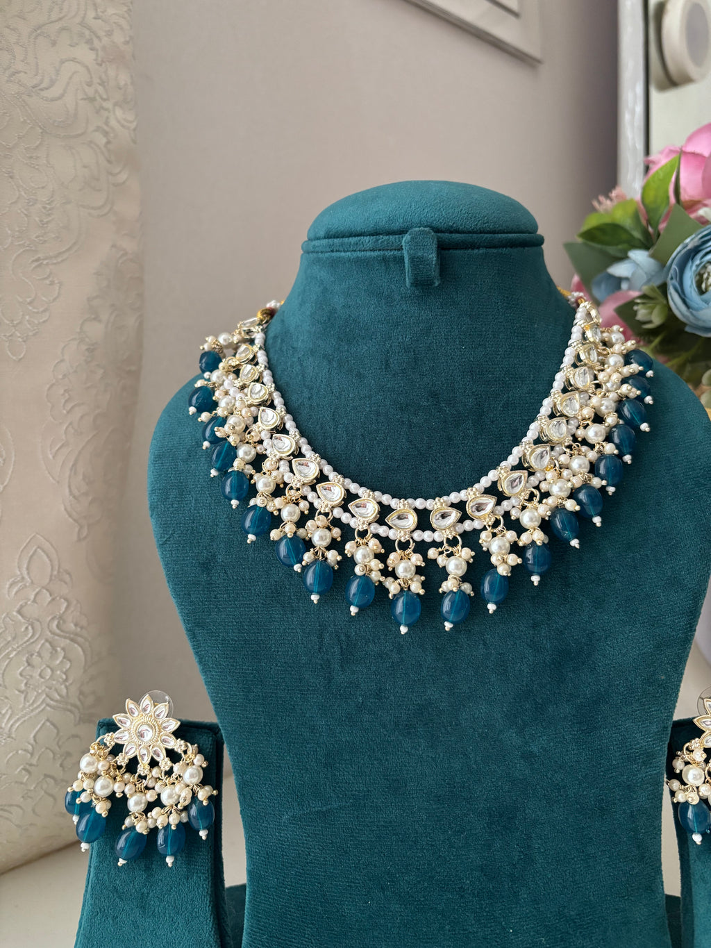 Designer Sleek Necklace With Earrings (Blue)