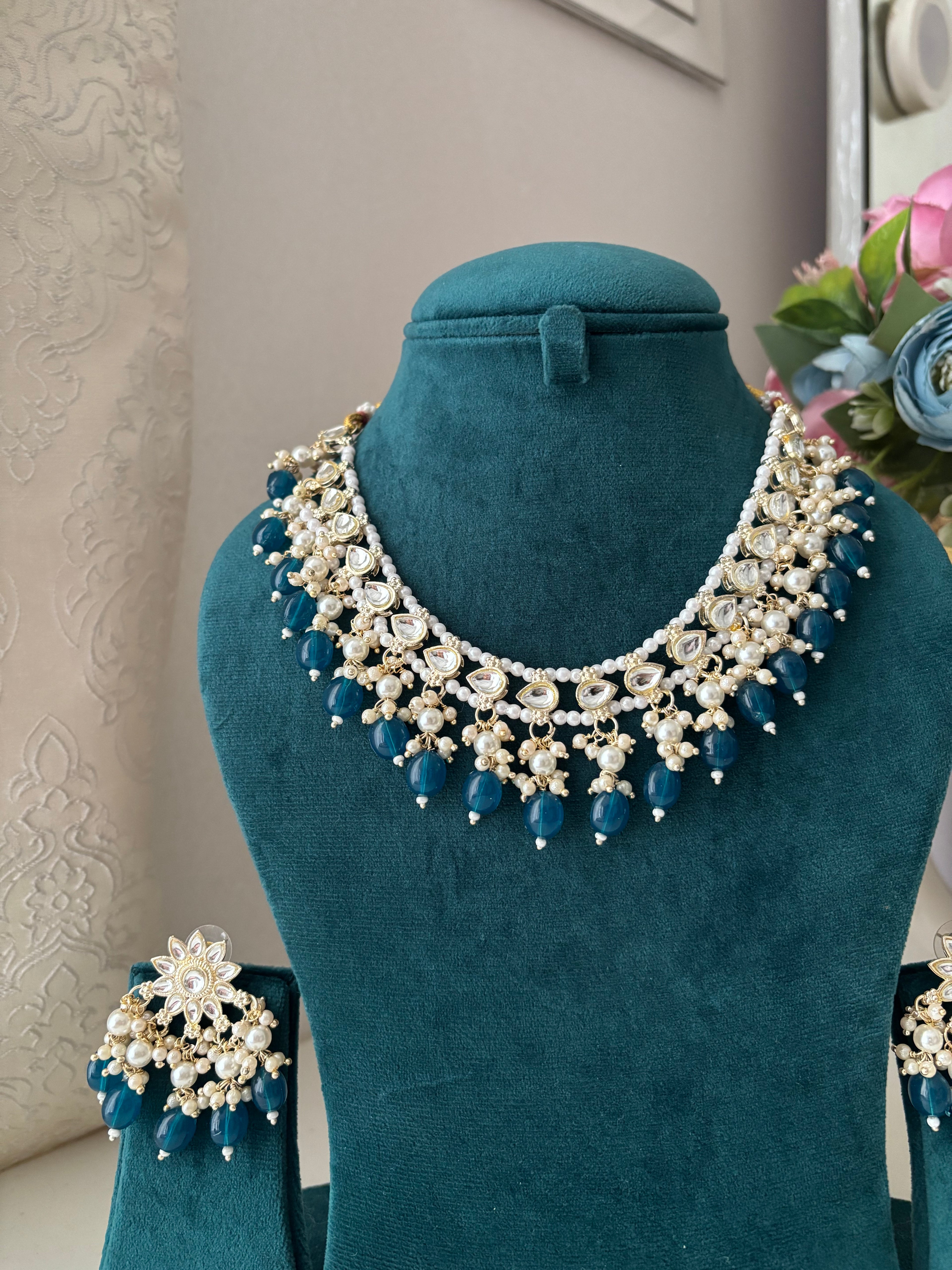 Designer Sleek Necklace With Earrings (Blue)