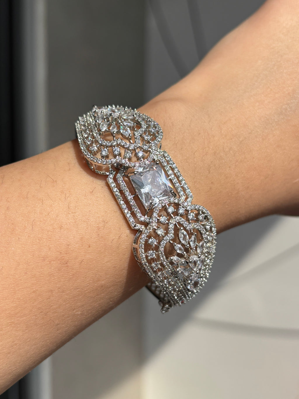 Tiana American Diamond Openable Bracelet ( Full Diamond )