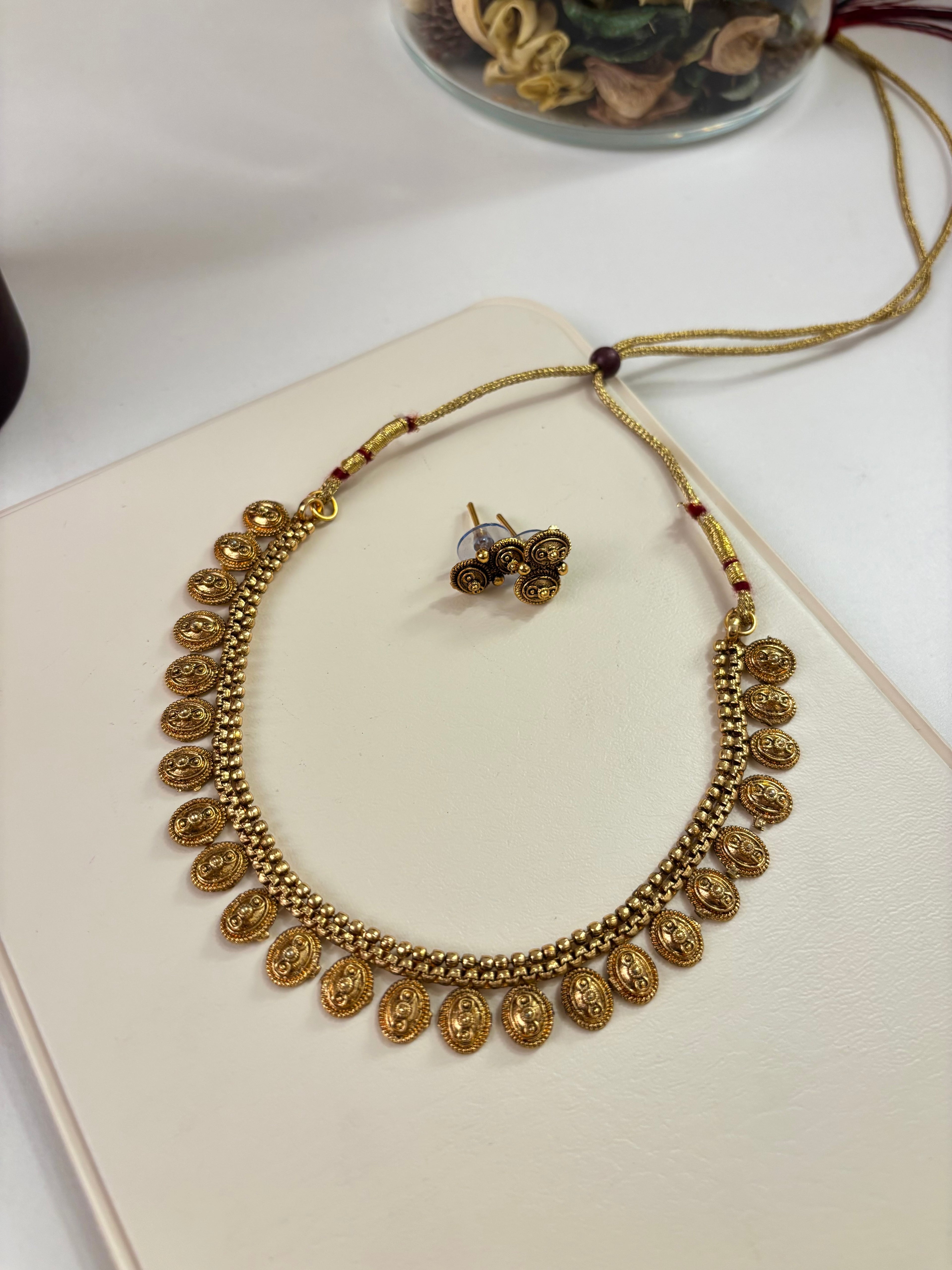 Gold Look Like Sleek Necklace With Stud