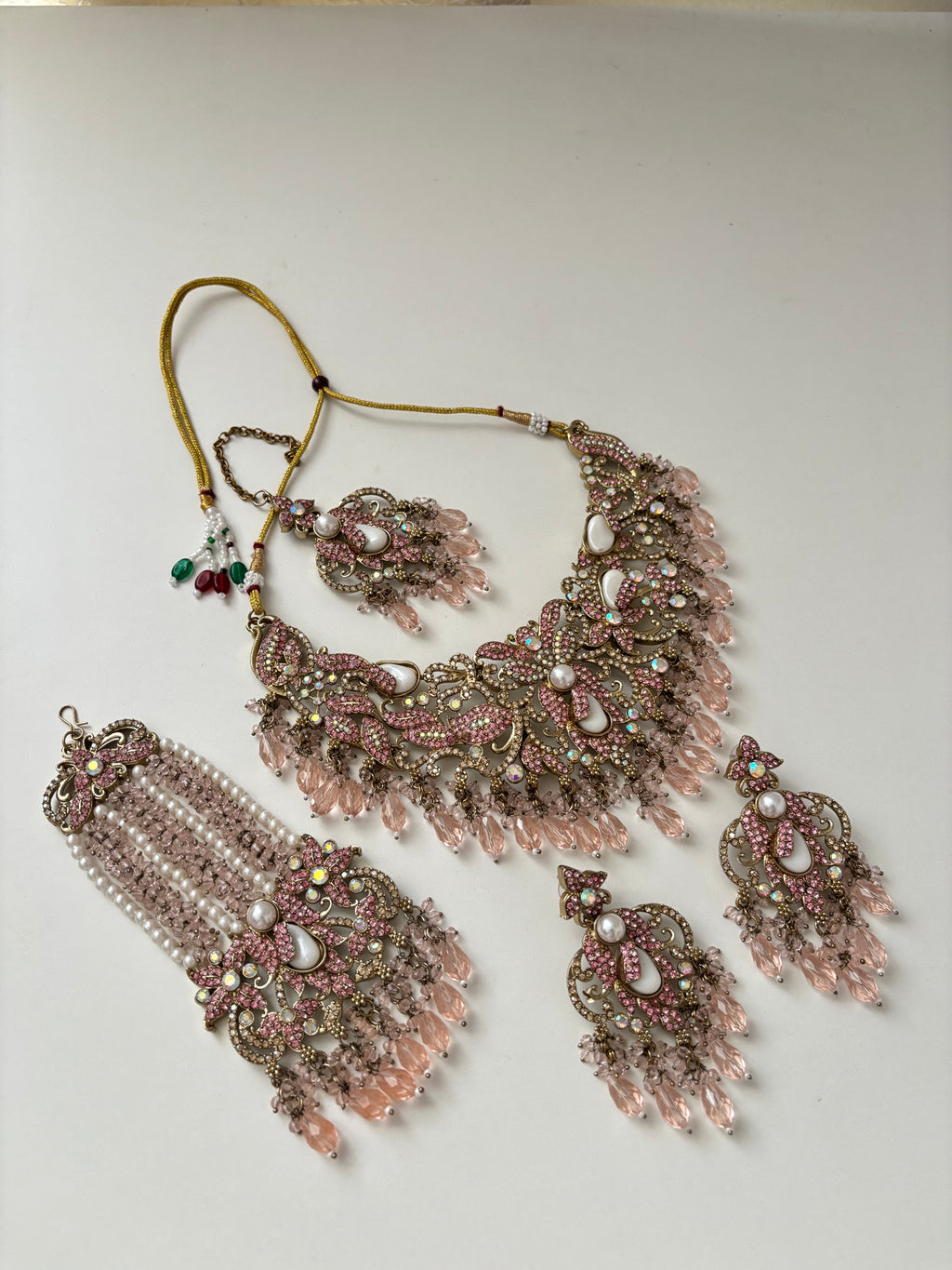 Roshnara Turkish Necklace With Mang Tikka & Earrings Passa (Baby Pink)