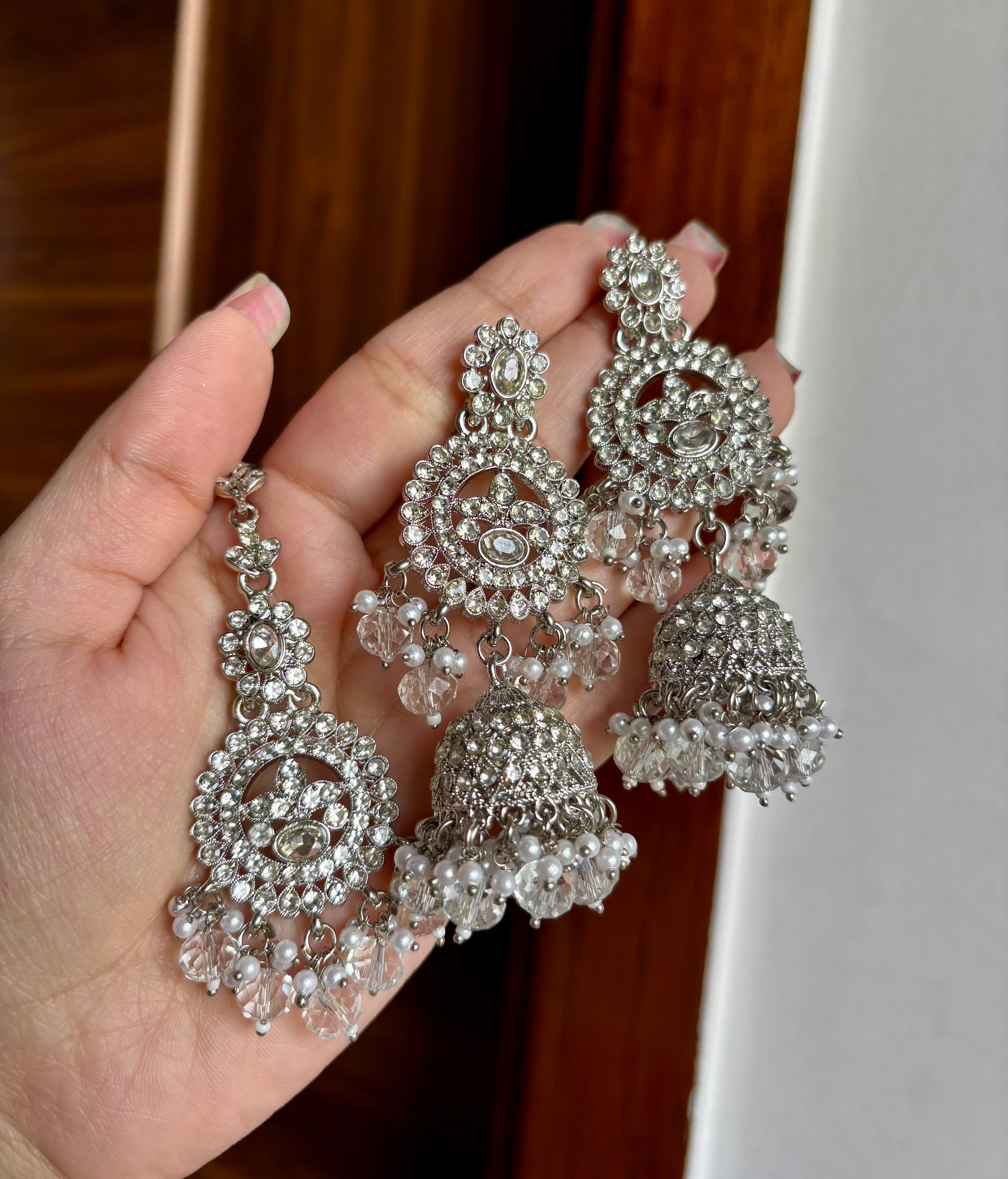 High Quality Designer Silver Round Mang Tikka With Long Earrings
