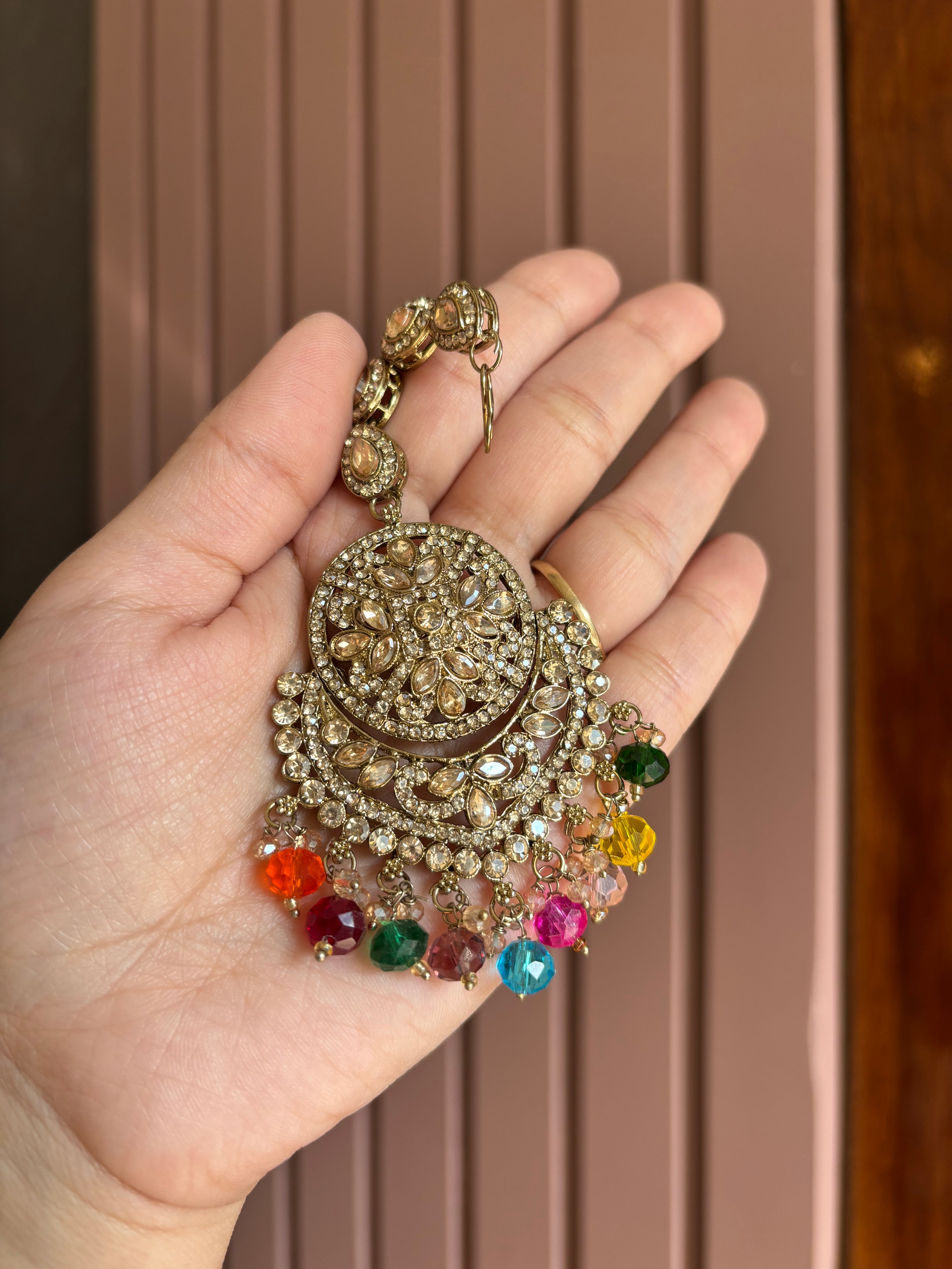 Round Multi Mang Tikka With Jhumkas & Side Layers
