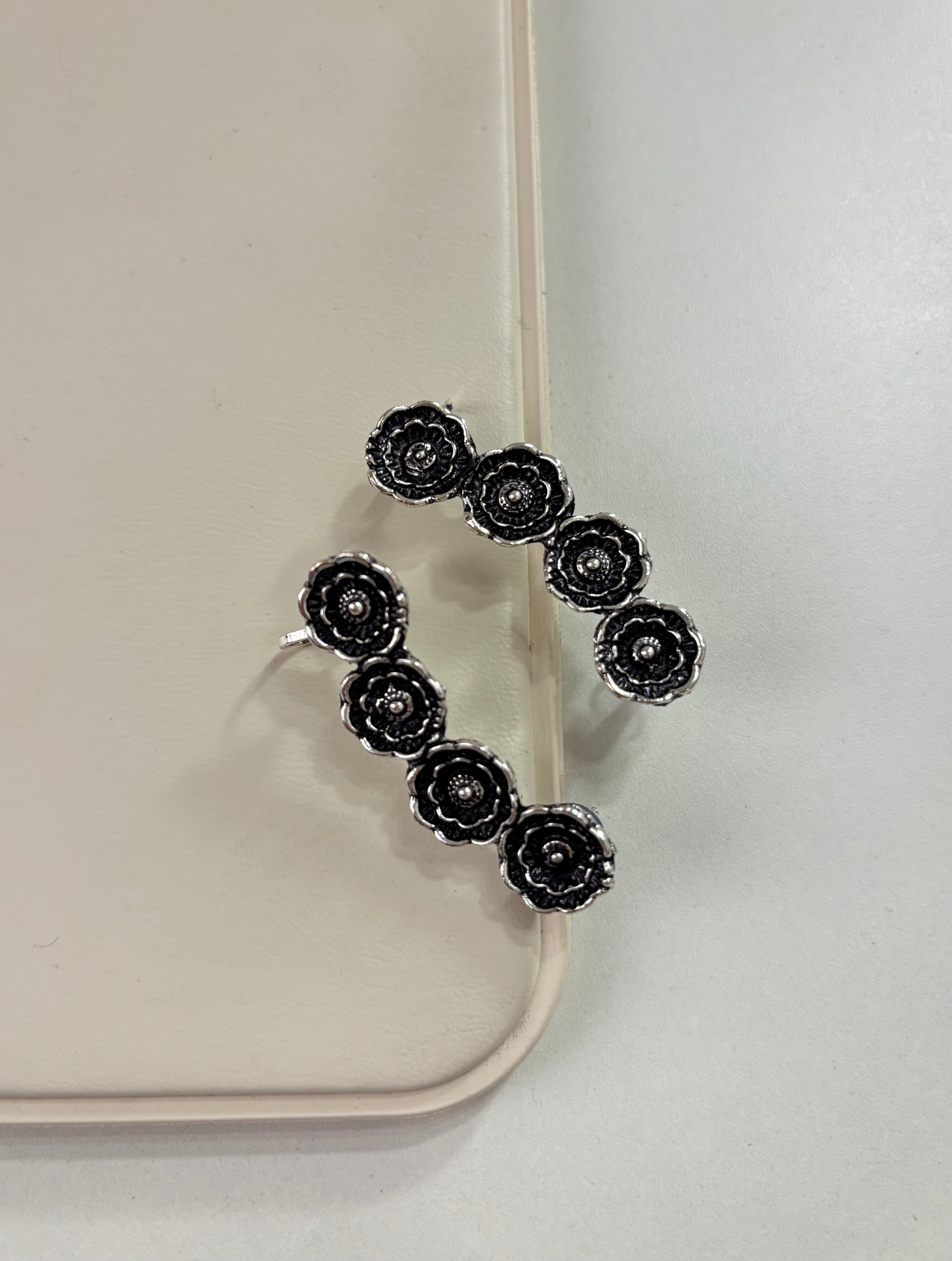German Silver Double Rose Earcuff