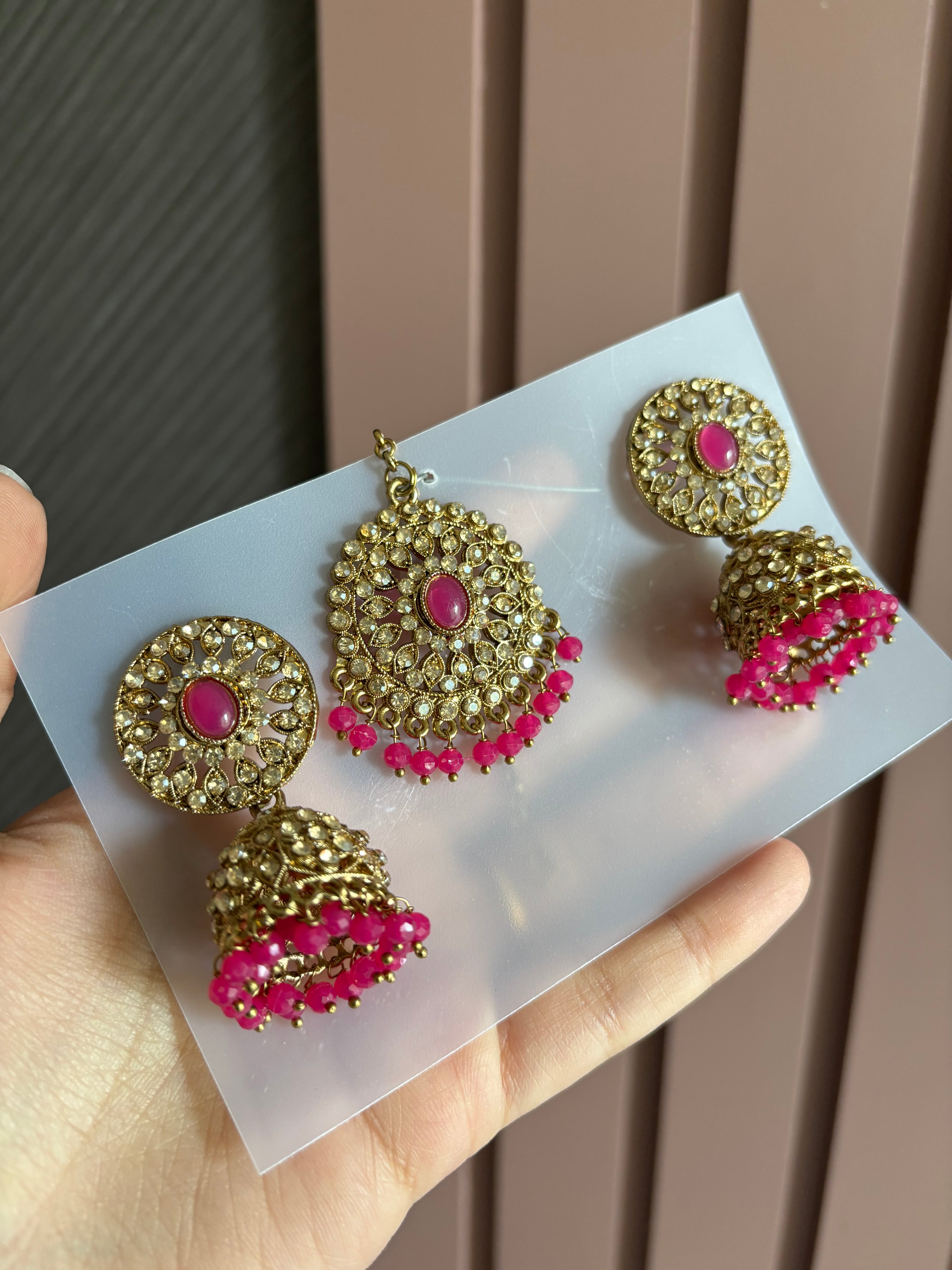Dark Pink Mang Tikka With Jhumki