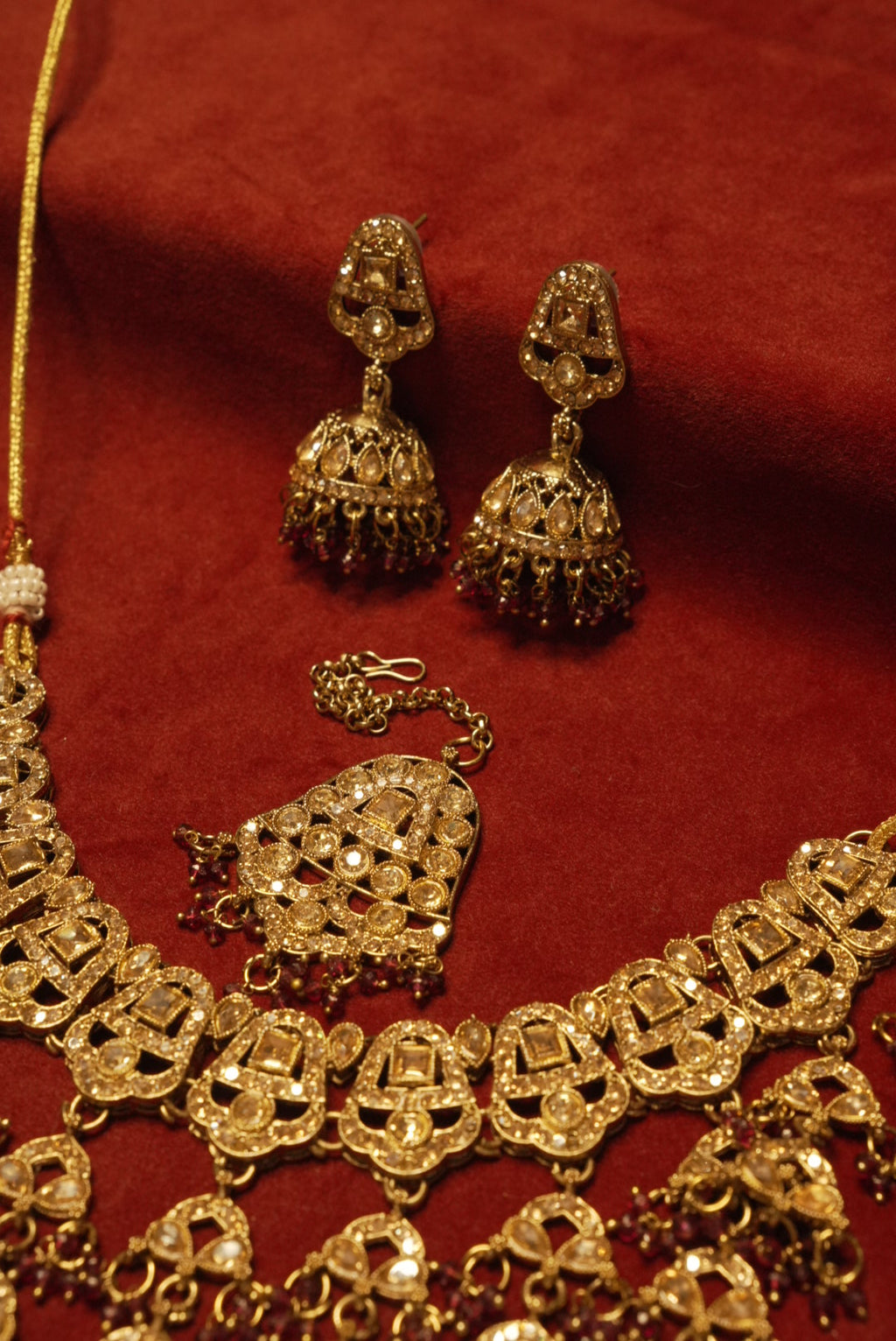 The Wine Layer Pakistani Style Necklace With Mang Tikka & Jhumkas