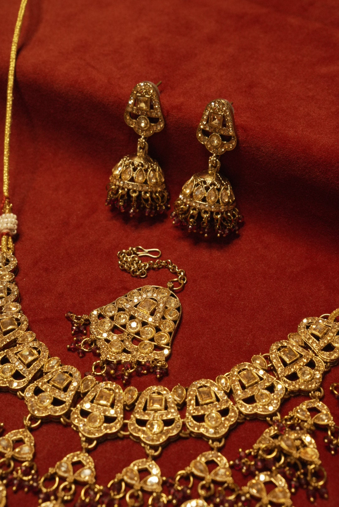 The Wine Layer Pakistani Style Necklace With Mang Tikka & Jhumkas
