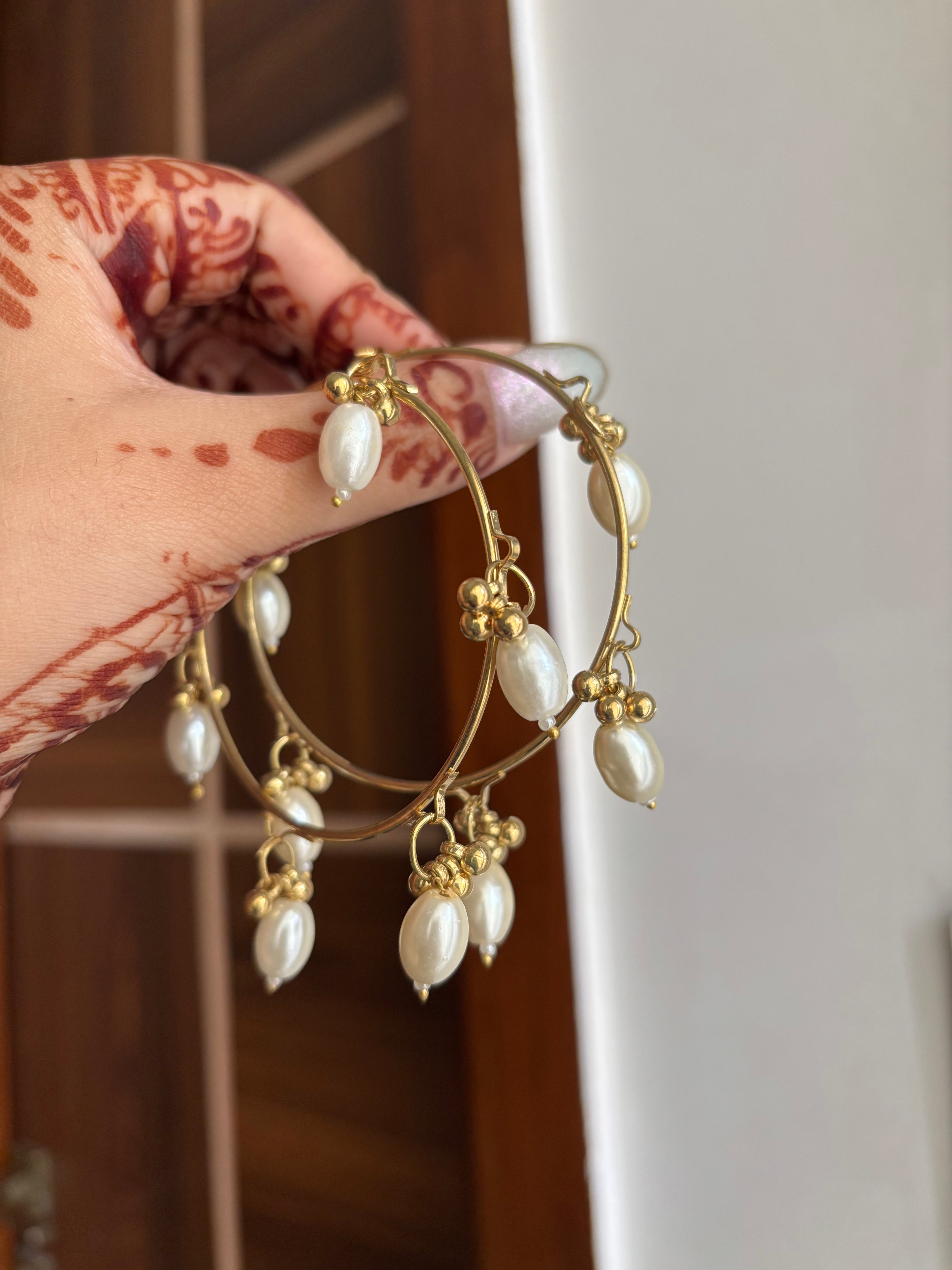 Pearly Bangle (Pair)