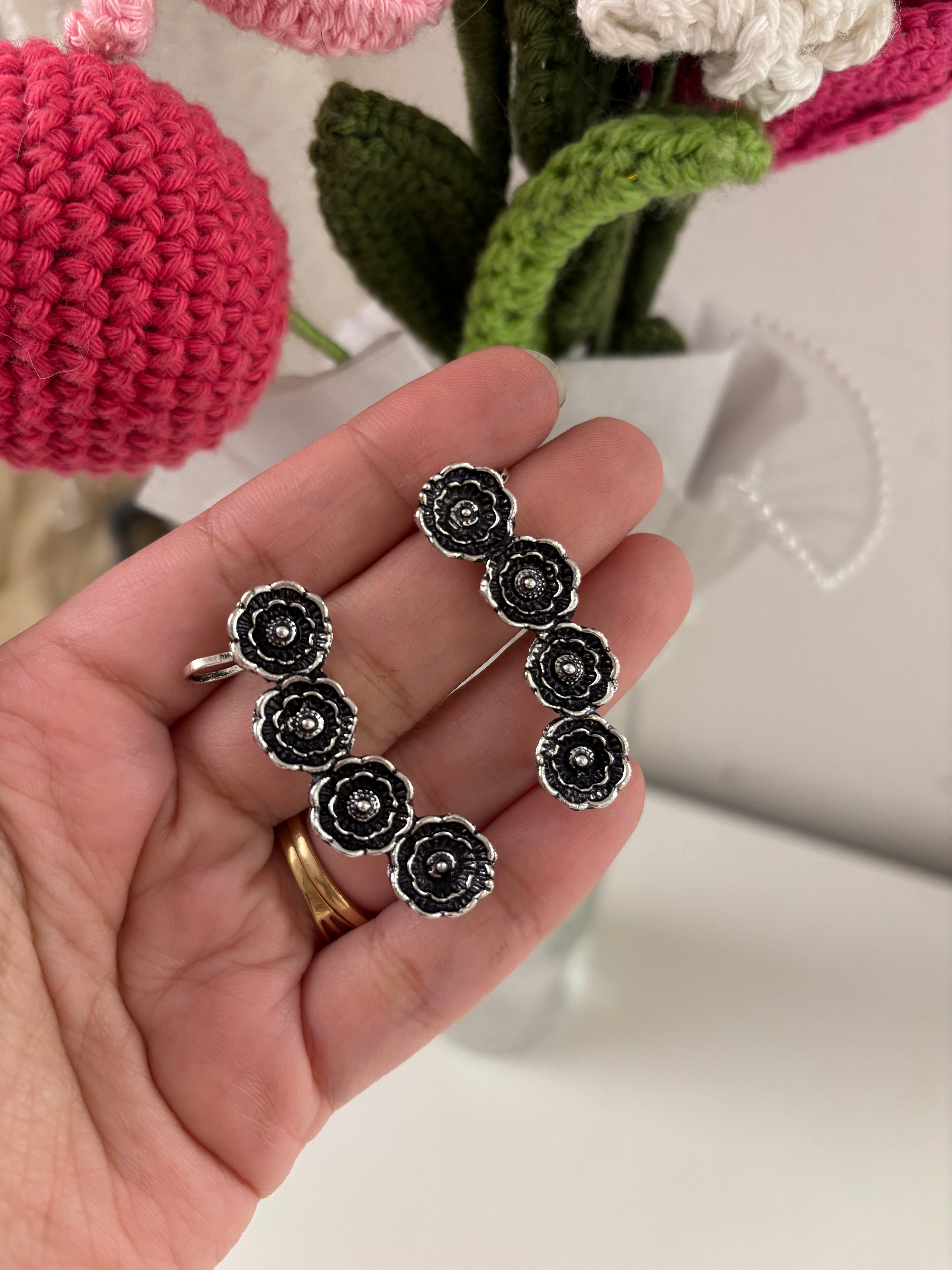 German Silver Double Rose Earcuff