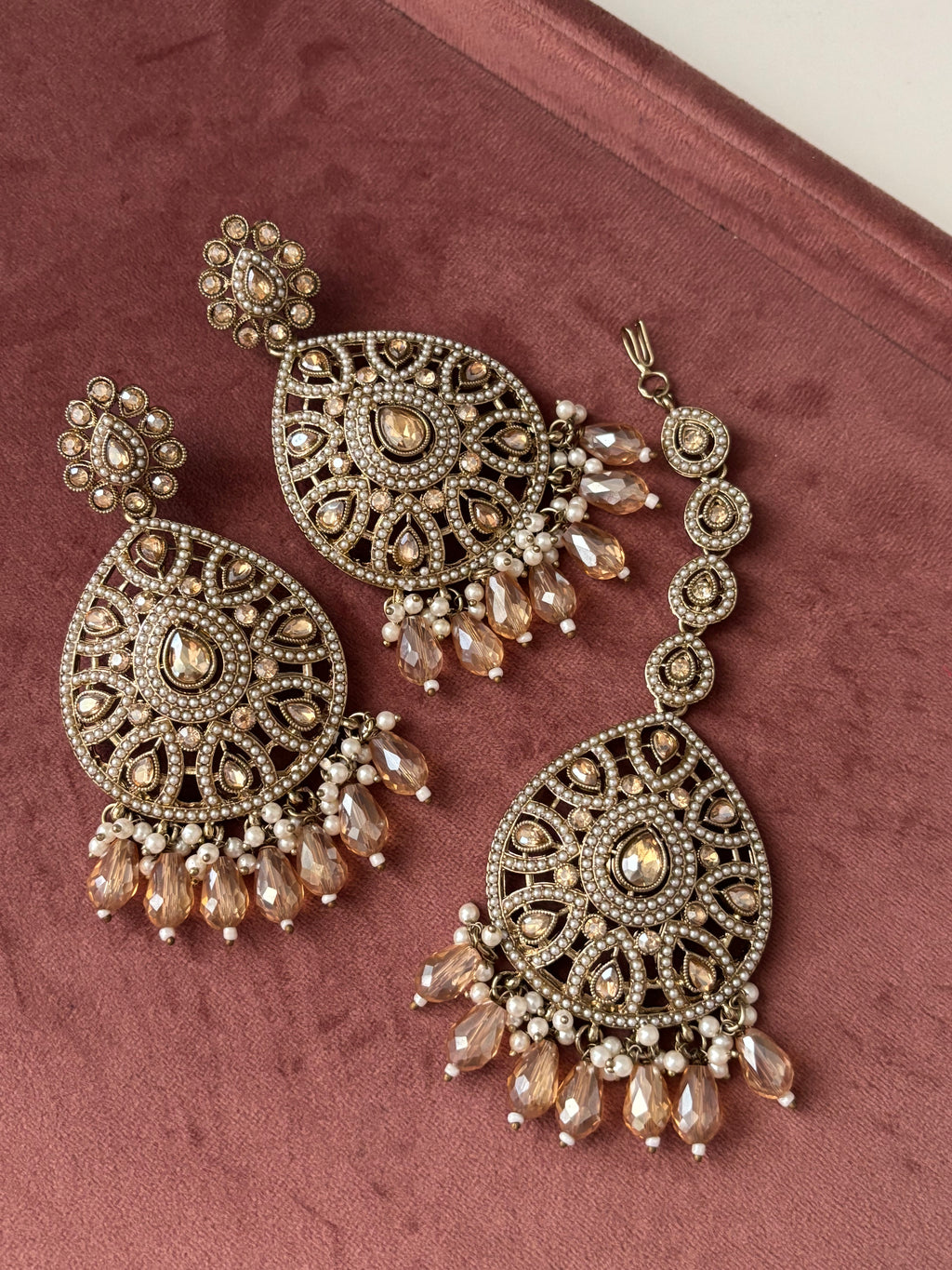 Premium Designer Oversized Mang Tikka With Earrings (Almond)