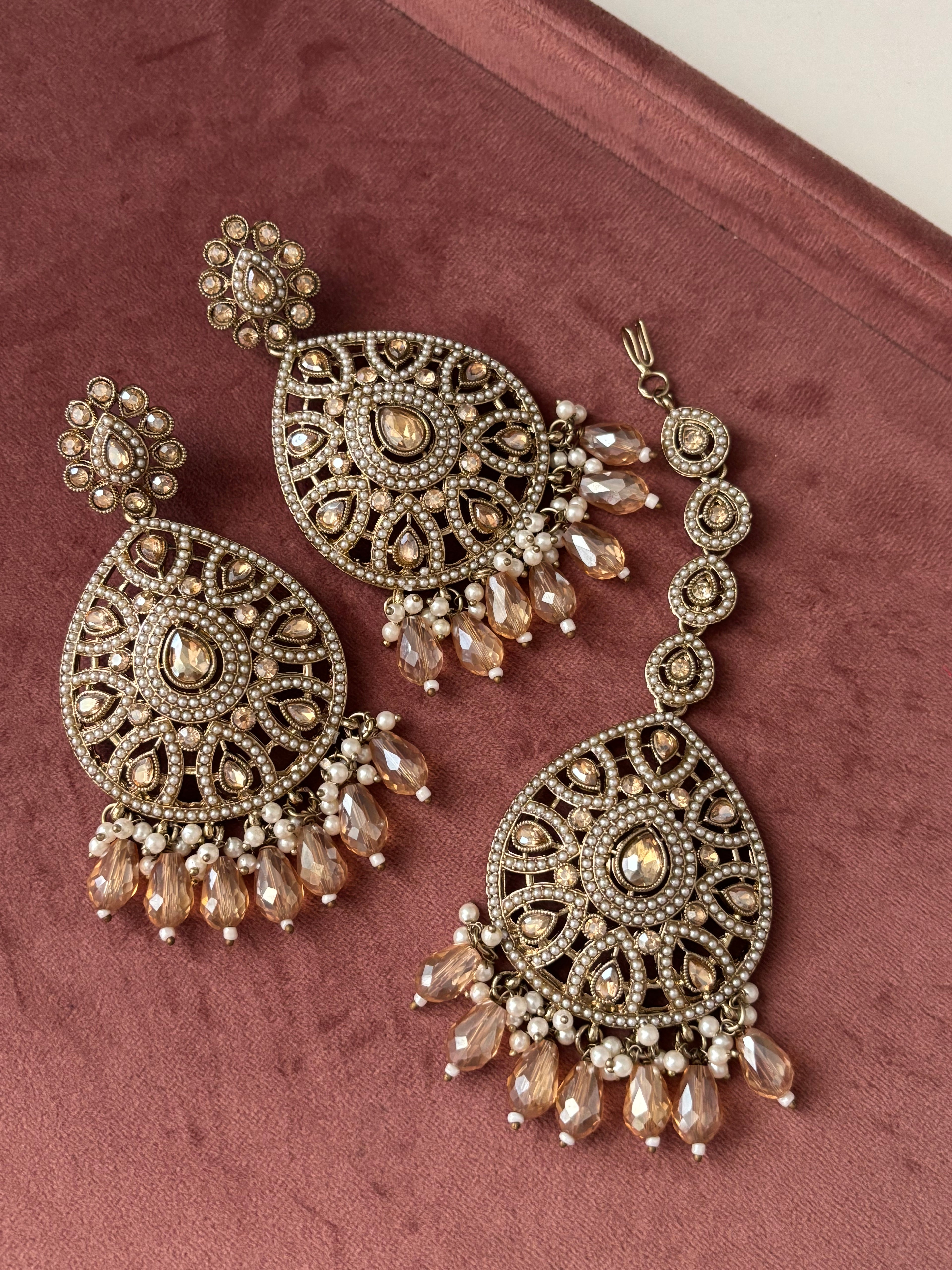 Premium Designer Oversized Mang Tikka With Earrings (Almond)