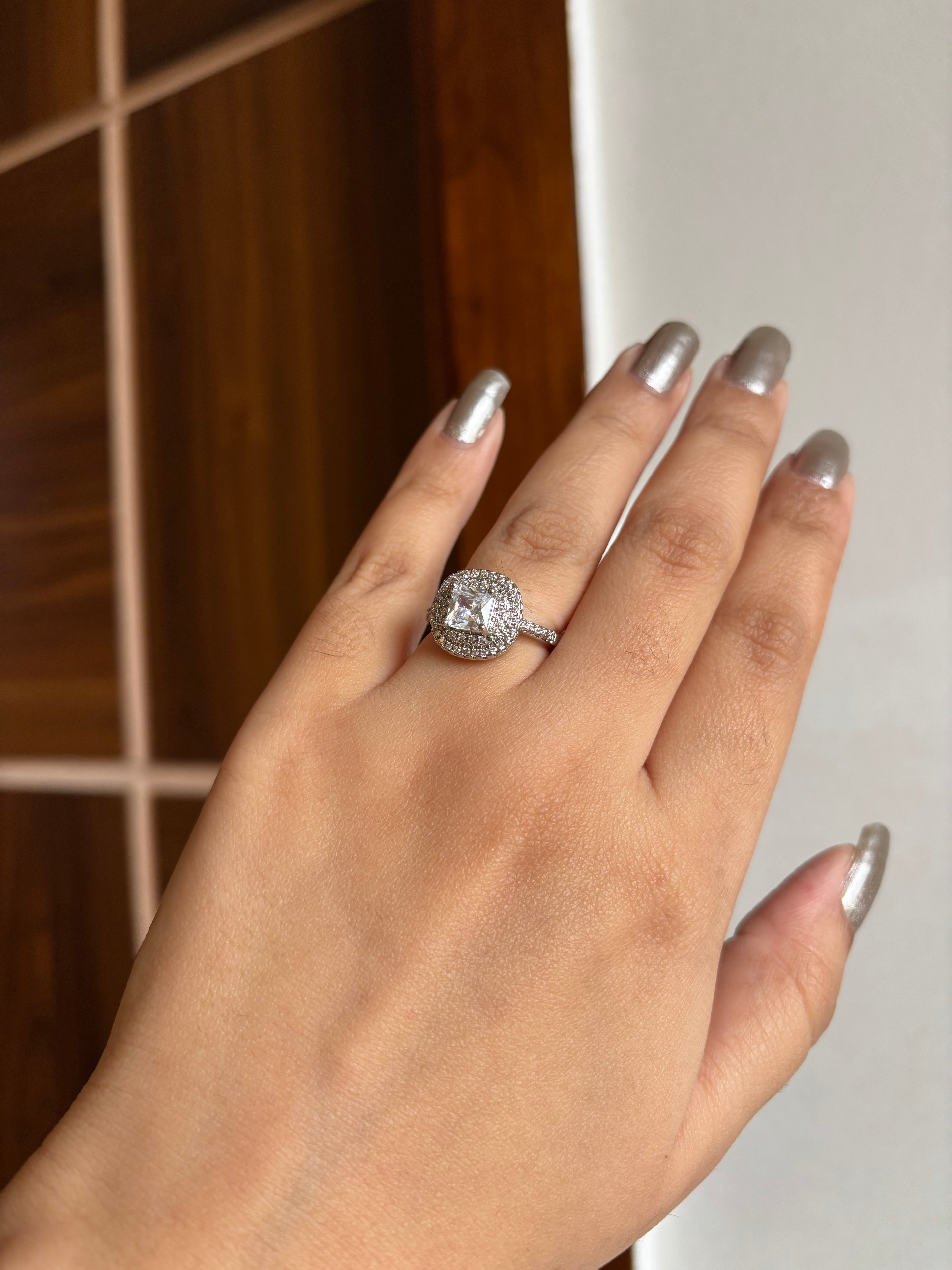 Simran Soilitare Adjustable Ring