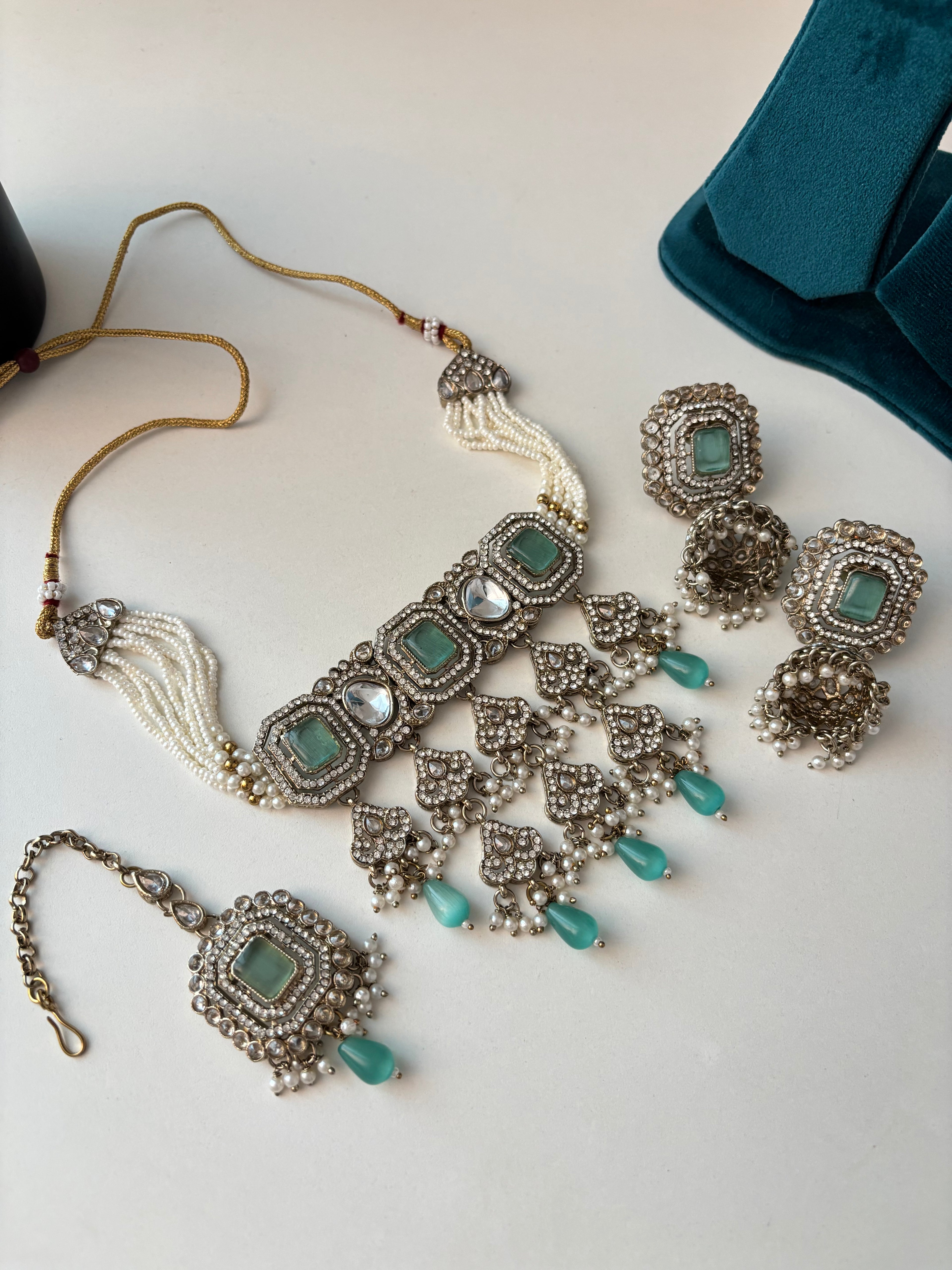 Zoya Layer Necklace With Mang Tikka & Jhumkas (Turquoise)
