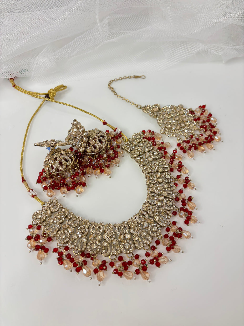 High Quality Designer Classy Necklace With Mang Tikka & Jhumkas ( Red )