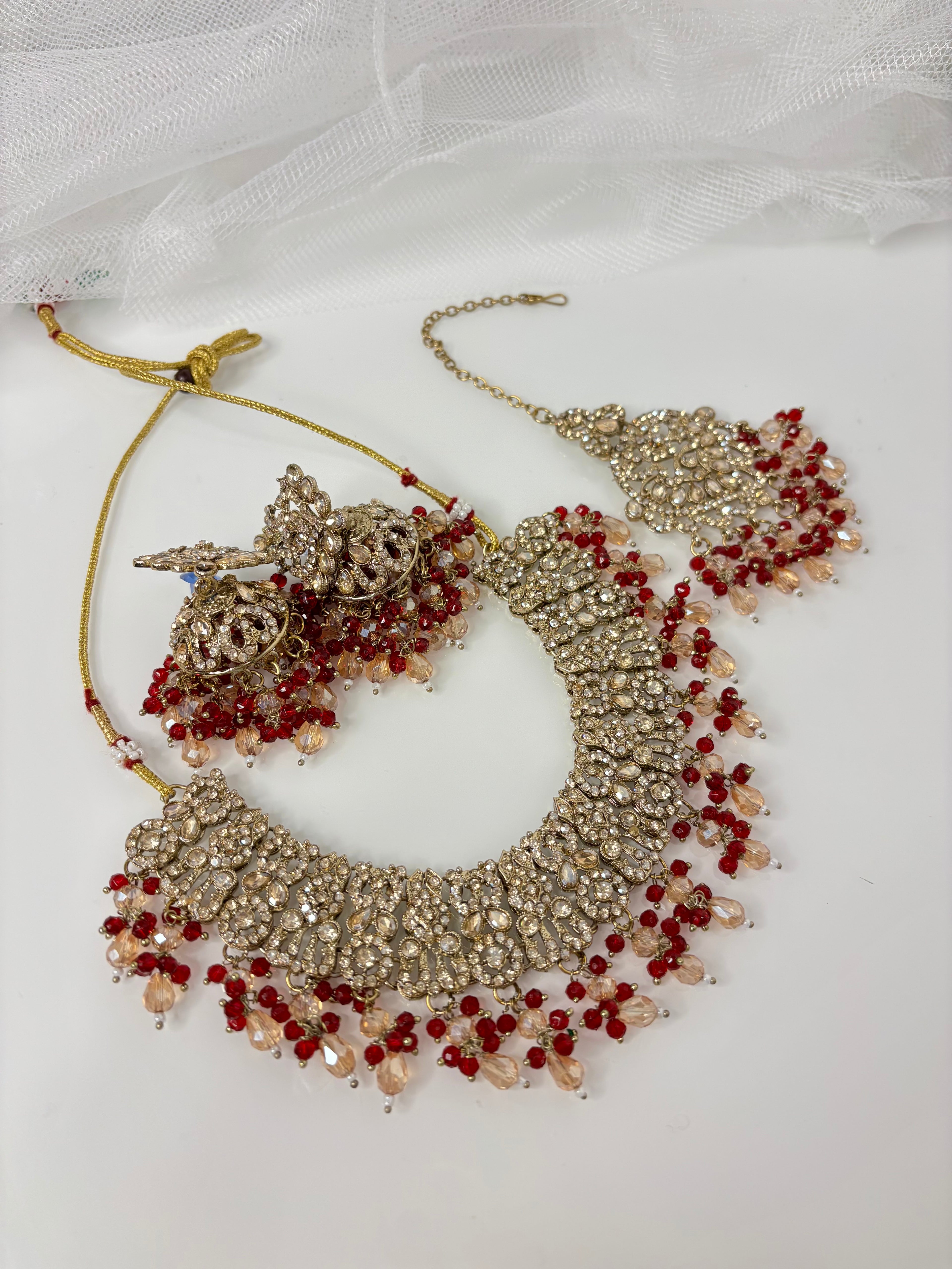 High Quality Designer Classy Necklace With Mang Tikka & Jhumkas ( Red )