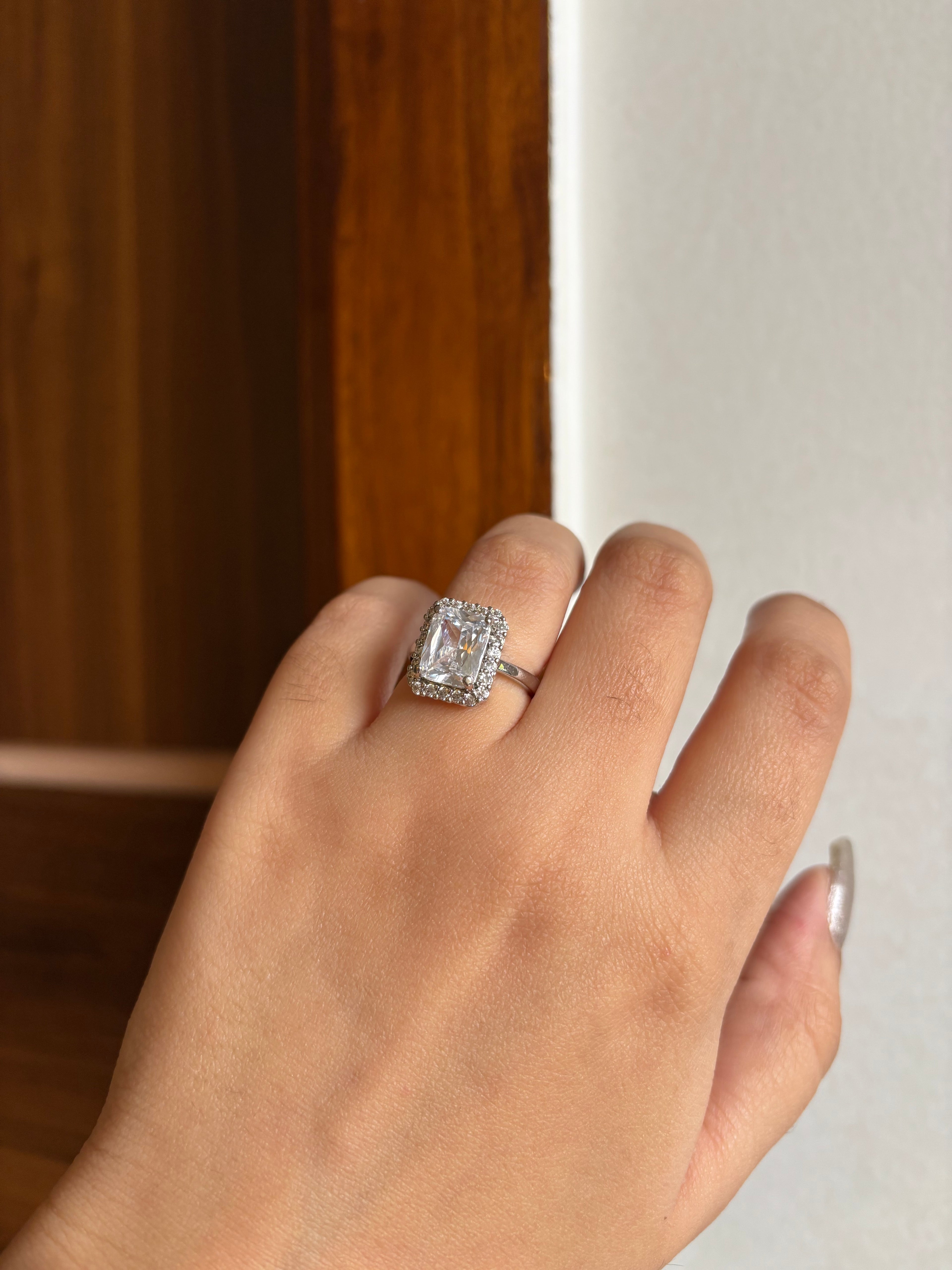 Marget Soilitare Adjustable Ring