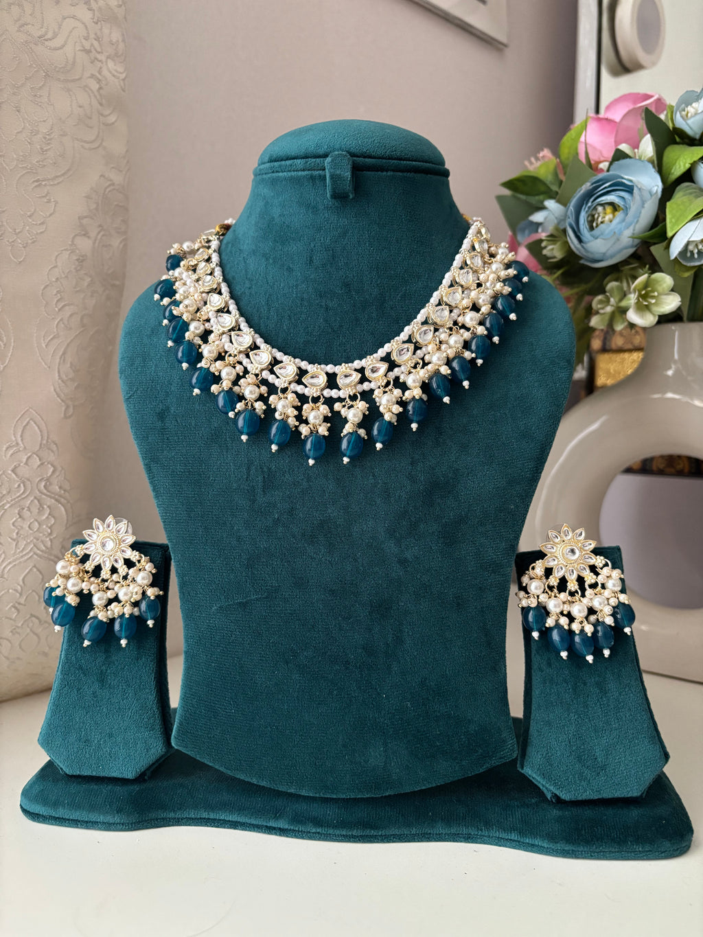 Designer Sleek Necklace With Earrings (Blue)