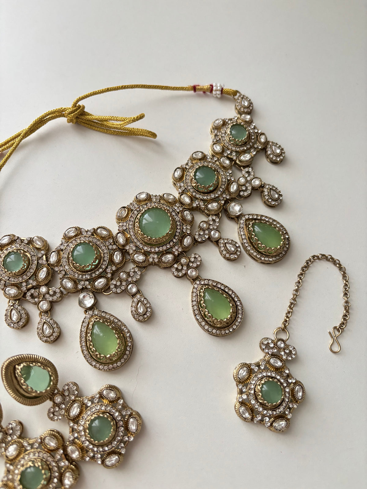 Princess Jasmine Turkish Choker Set With Mang Tikka & Earrings (Mint)