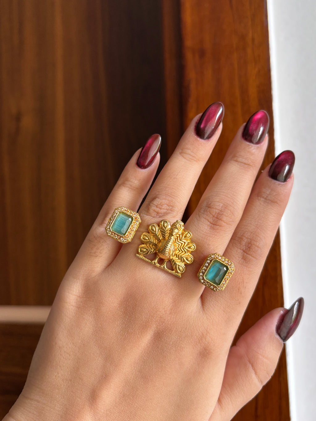Peacock Touch Statement Double Finger Adjustable Ring (Turquoise)