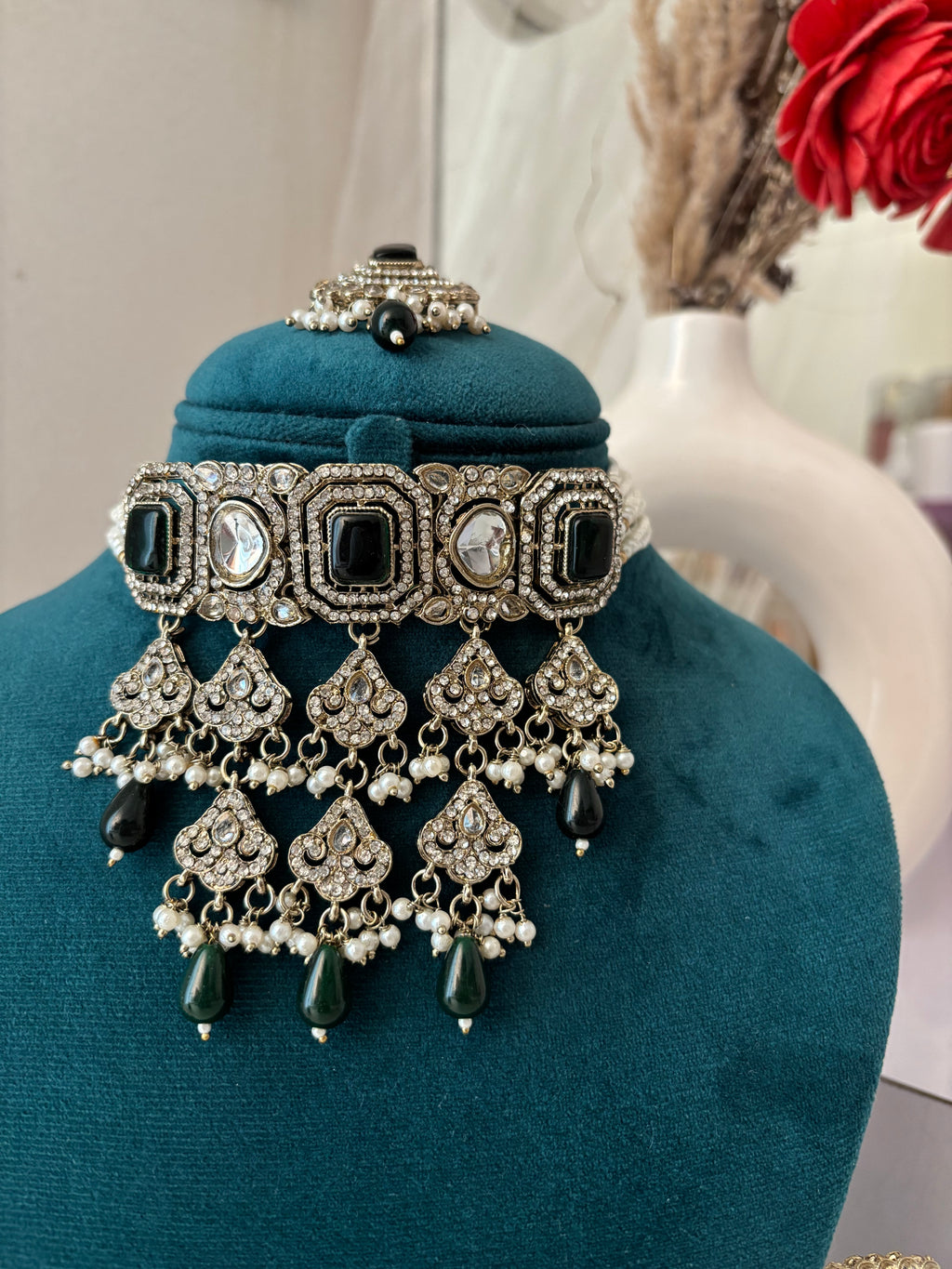 Zoya Layer Necklace With Mang Tikka & Jhumkas (Emerald)