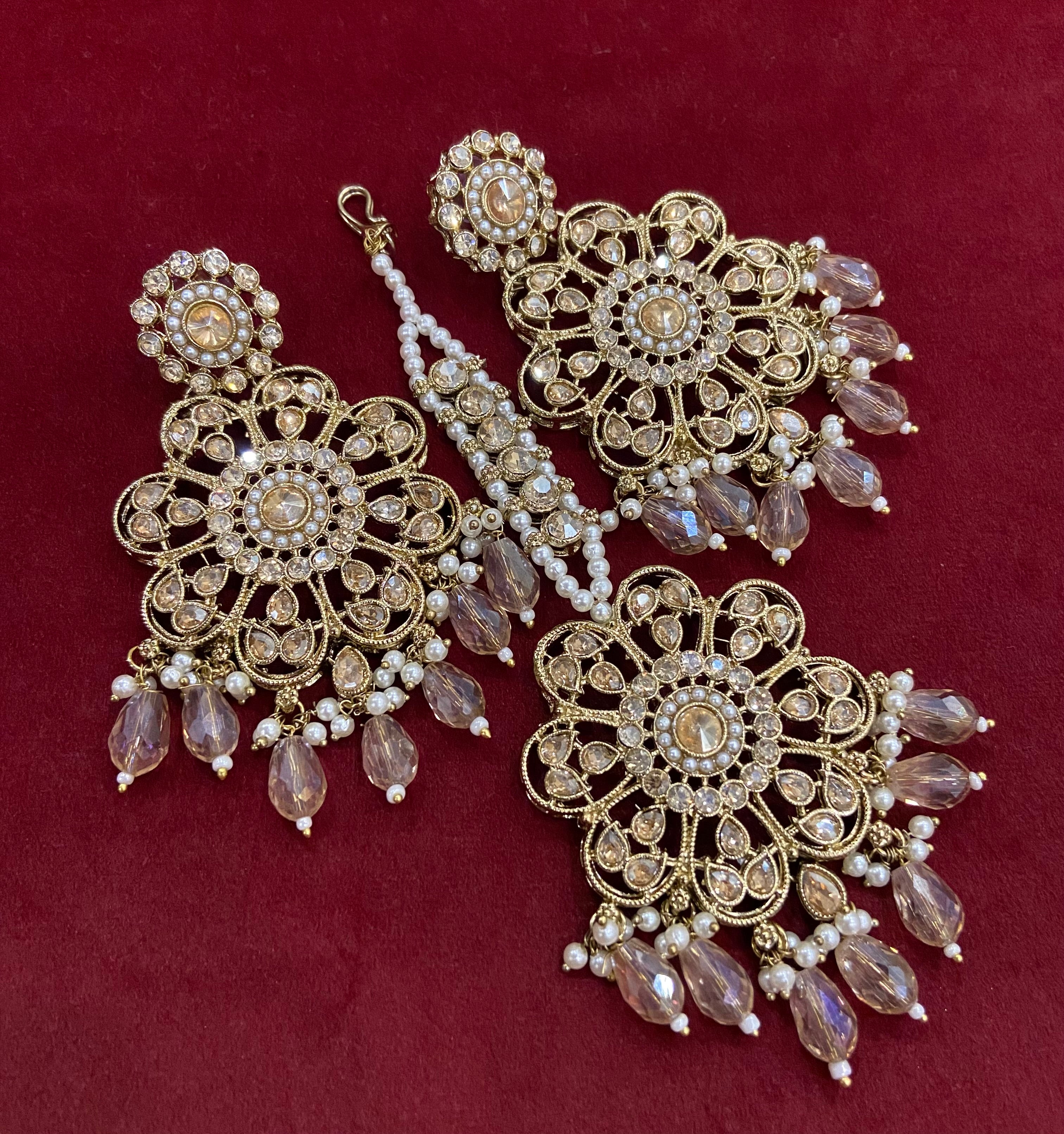 Flower Mang Tikka & Earrings In Champagne Colour Touch