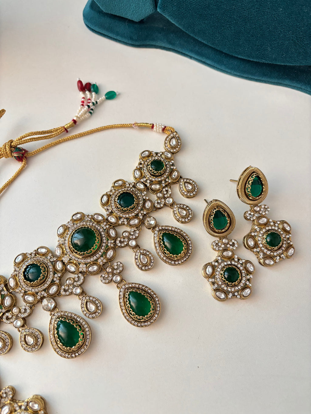 Princess Jasmine Turkish Necklace With Mang Tikka & Earrings (Emerald)