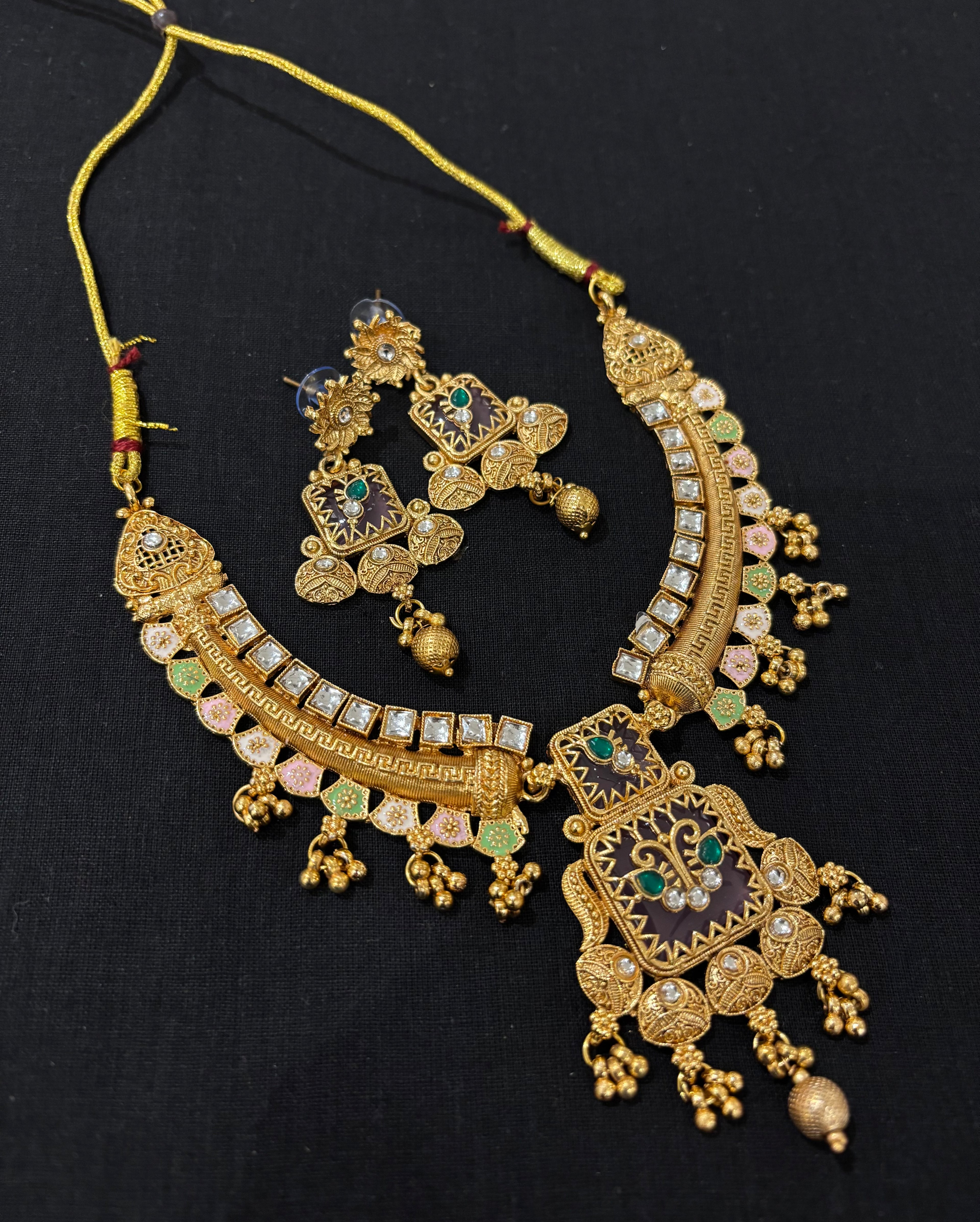 High Quality Designer Heritage Necklace With Earrings ( Center Pink Stone )