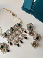 Zoya Layer Necklace With Mang Tikka & Jhumkas (Emerald)