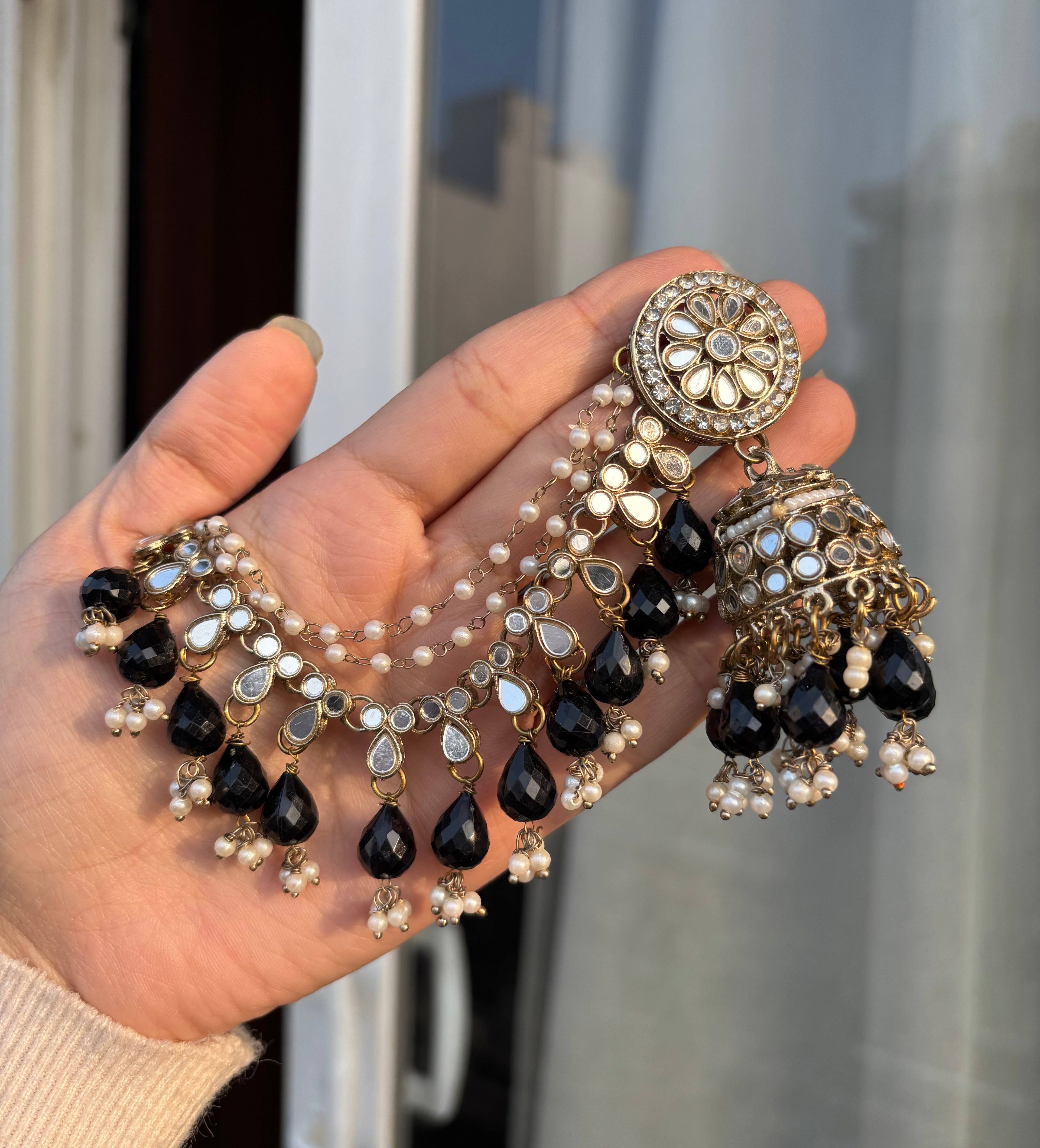 Round Mirror Cut Mang Tikka With Jhumkas & Side Layers ( Black )