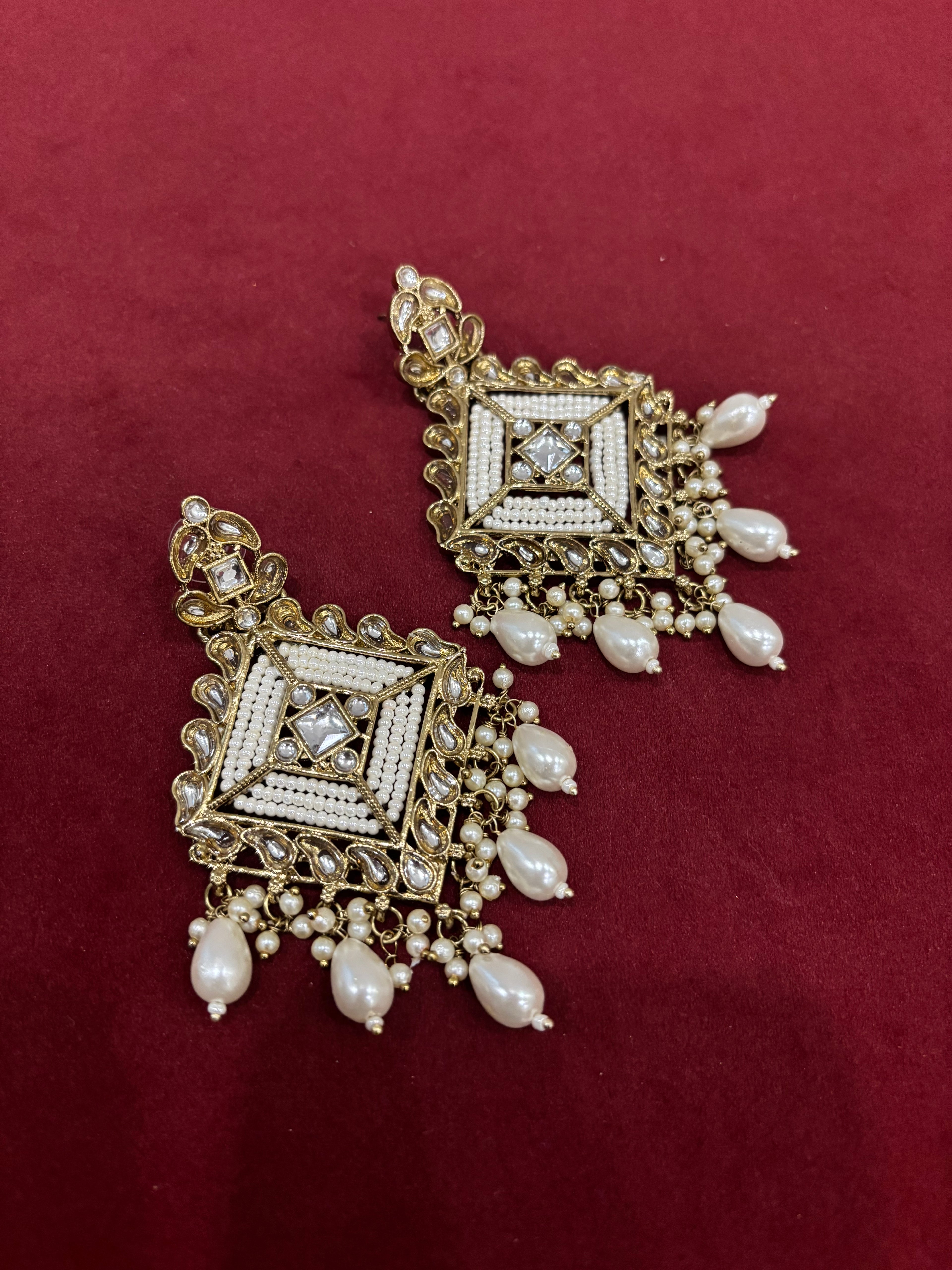 Meena Pearl & Kundan Touch Earrings