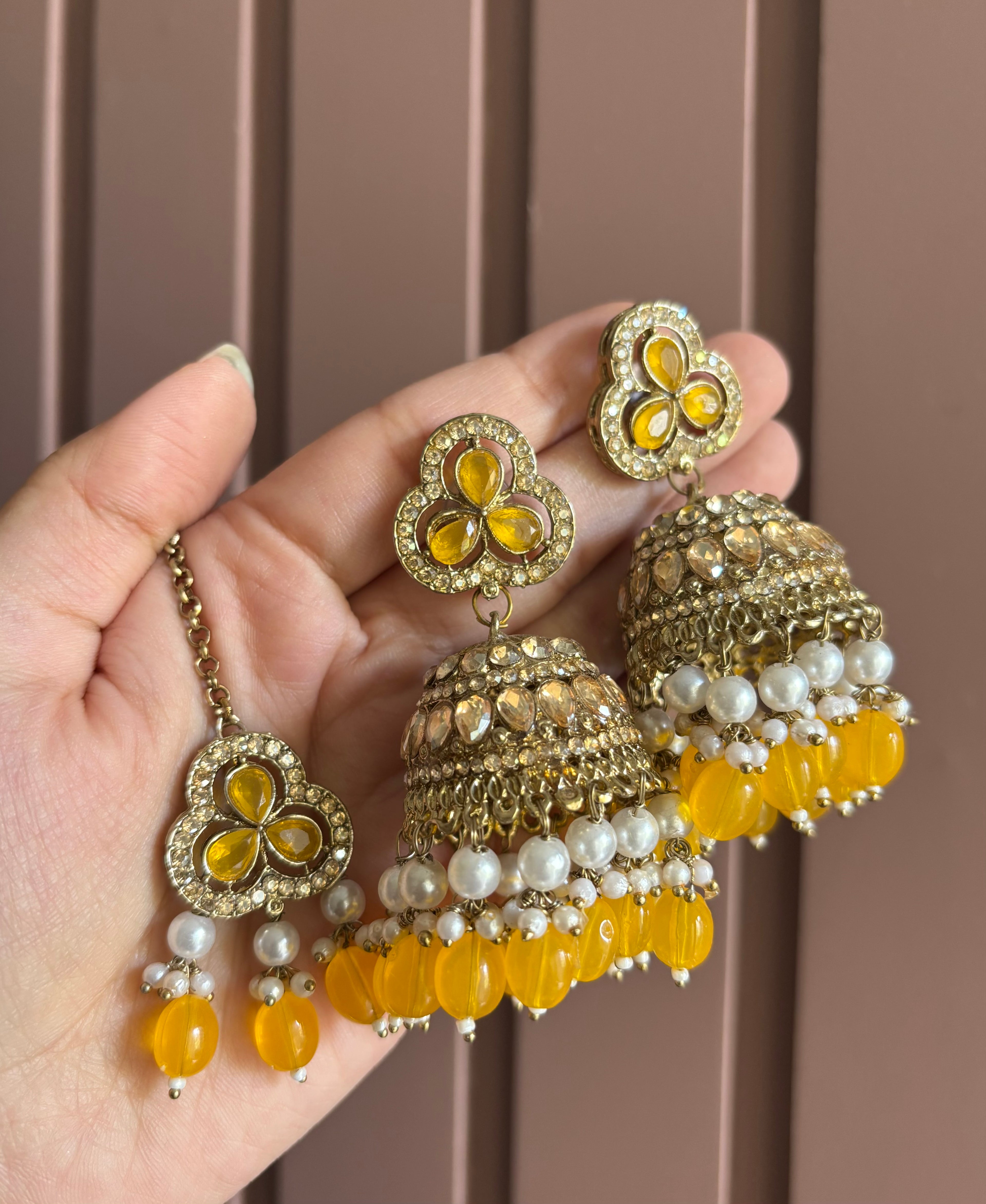 High Quality Designer Yellow Mang Tikka With Jhumkas