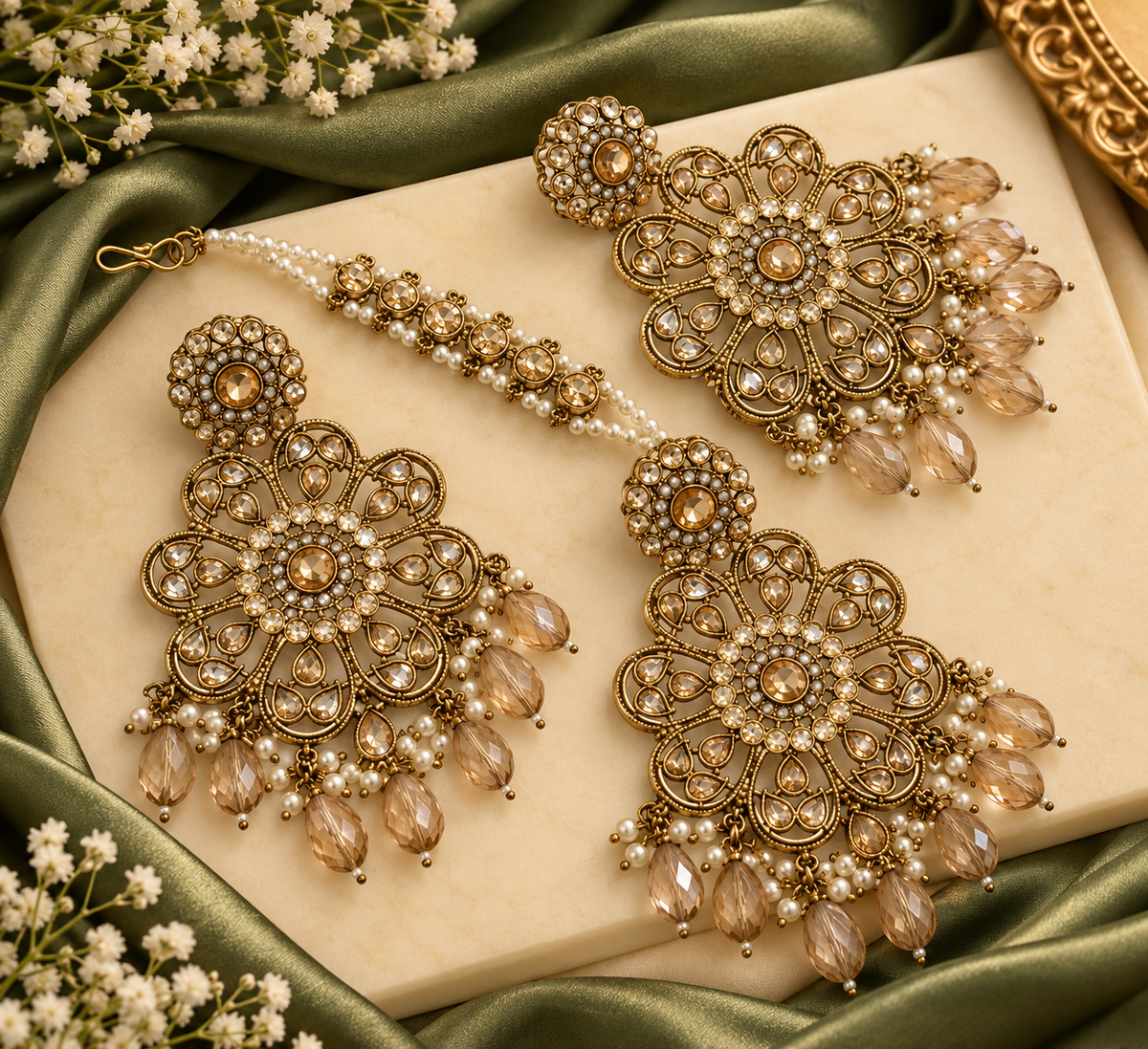 Premium Daisy Mang Tikka With Earrings (Champagne)