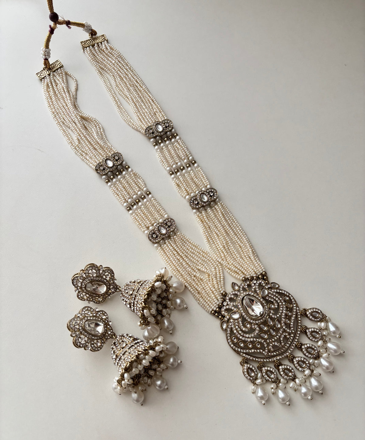 Sakshi Long Haar With Jhumkas (Ivory)
