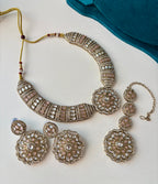 Royal Kundan Hasli Look Necklace With Mang Tikka & Earrings (Pink)