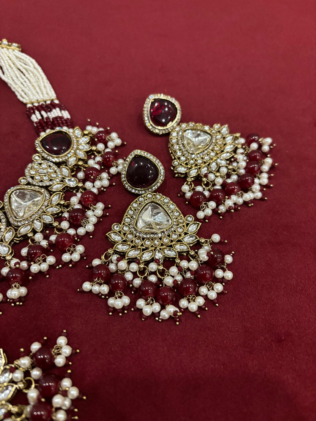 Maroon Navneet Heavy Look Choker Set With Mang Tikka & Earrings